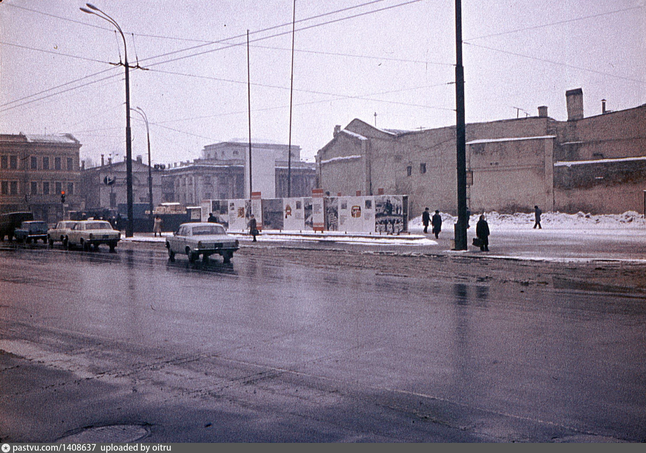 Колхозная площадь 3 дом. Территории 1974. По широкой дороге Колхозной по московским большим площадям.