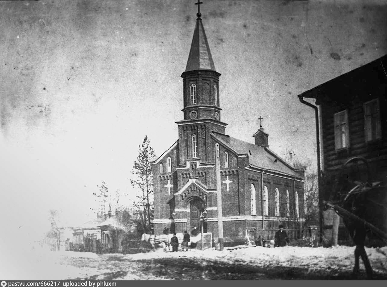 Старая кирха. Лютеранская Церковь Рыбинск. Лютеранская кирха Рыбинск. Кирха Иркутск Лютеранская Церковь. Немецкая кирха в Рыбинске.