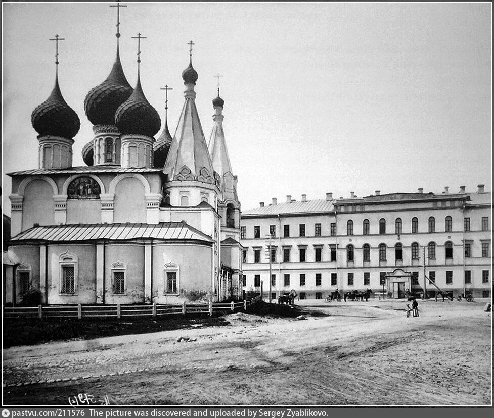 Первый ярославль. Церковь Спаса на городу Ярославль 1900. Церковь Спаса на городу Ярославль Подзеленье. Церковь Спаса на городу Ярославль 18 век. Фото 19 века Церковь Спаса на городу Ярославль.