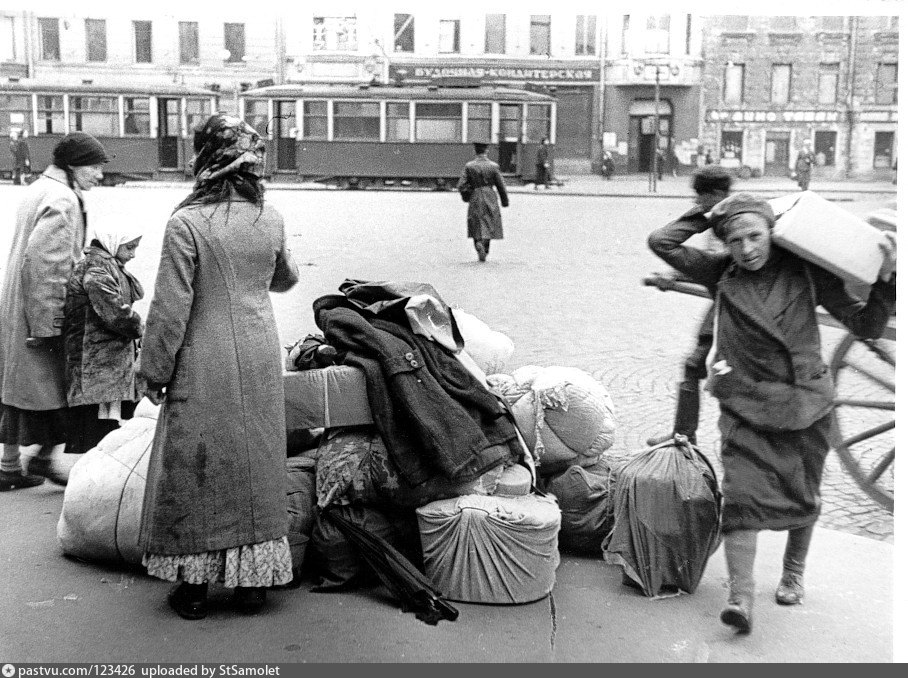 Московская блокада. Блокада Ленинграда 1941-1943. Московский вокзал в блокаду. Блокада Ленинграда эвакуация населения.