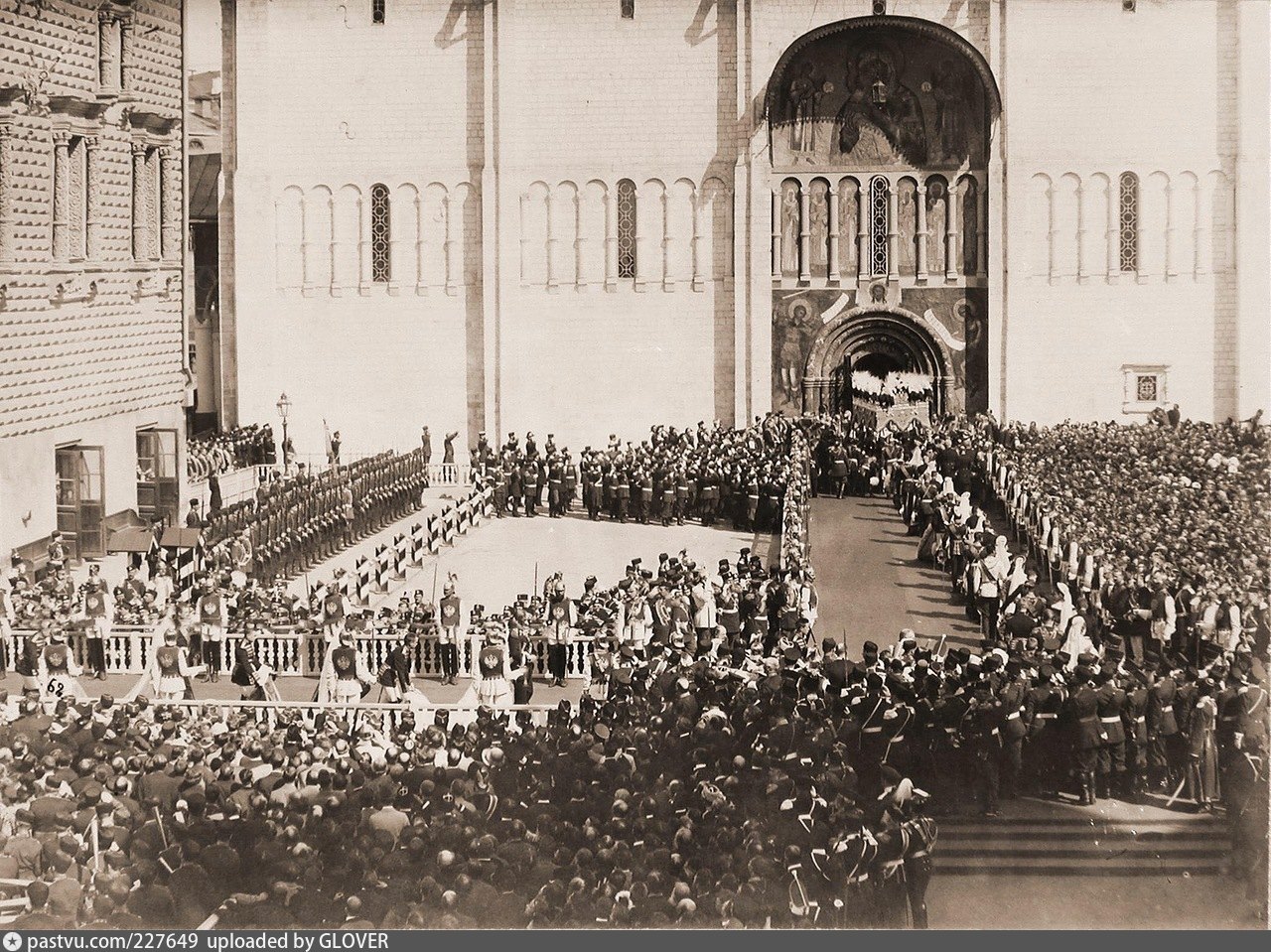 Бал мышковской в 1896. 1896 Коронация Николая 2. Грановитая палата коронация Николая II. Коронация Николая II И Александры фёдоровны.