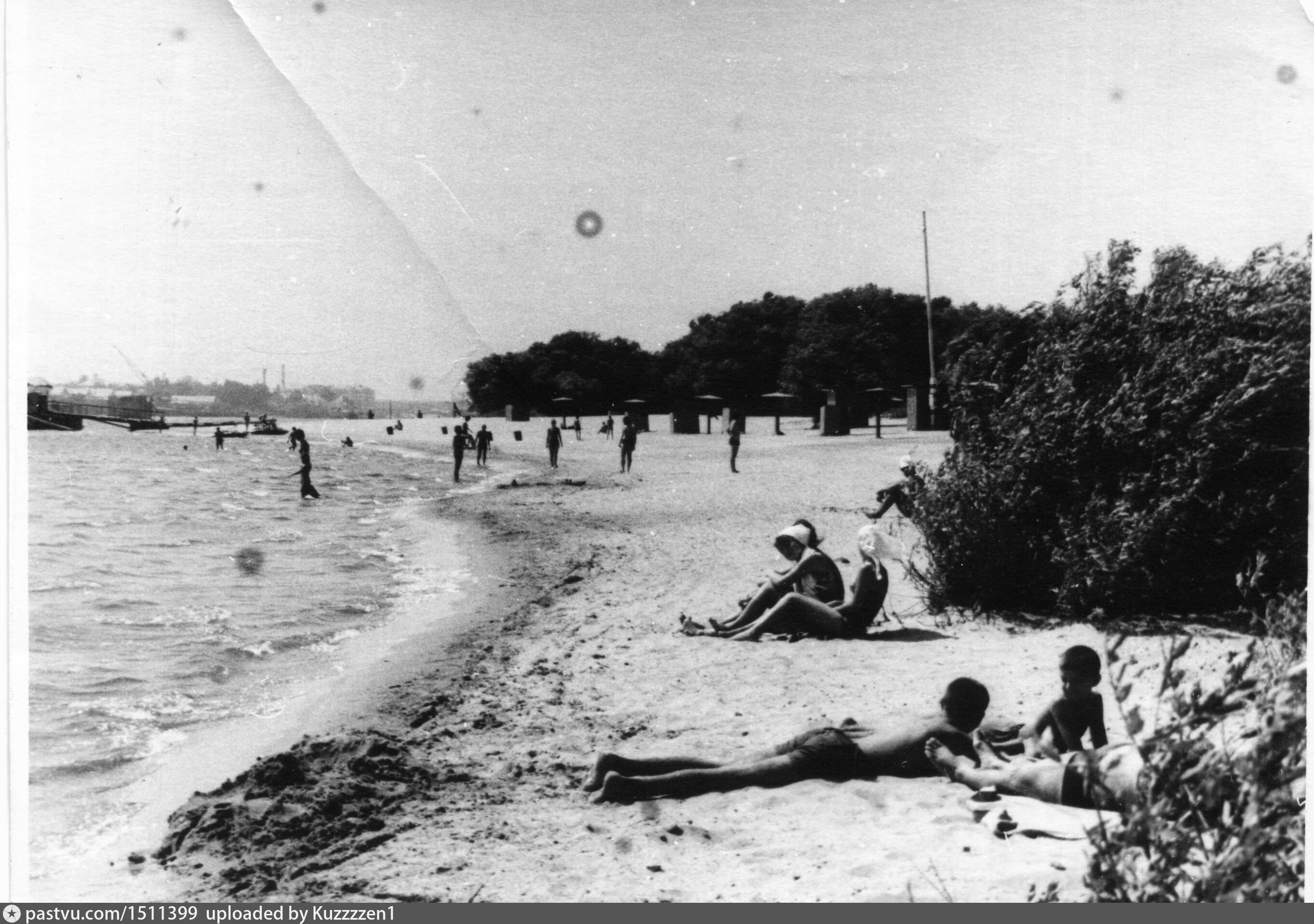 пионерский лагерь костер госнити. астрахань 1972 год. астрахань 1972 год. дом быта кристалл астрахань. школа 4 ахтубинск.