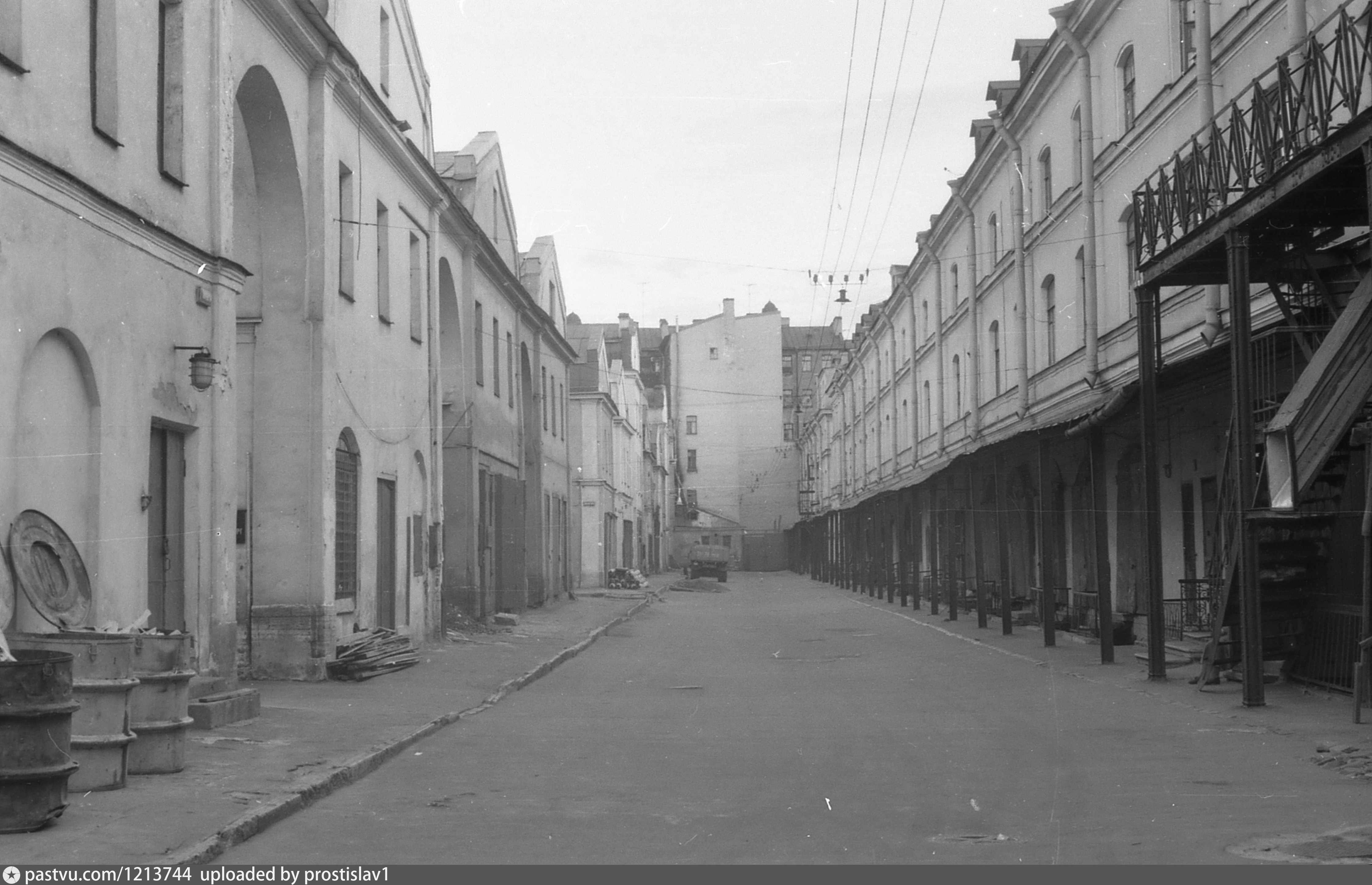 Апраксин 4 санкт петербург. Апраксин двор 1862. Апраксин двор Санкт-Петербург. Апраксин рынок в Санкт-Петербурге. Апраксин двор Ленинград 1986 года.