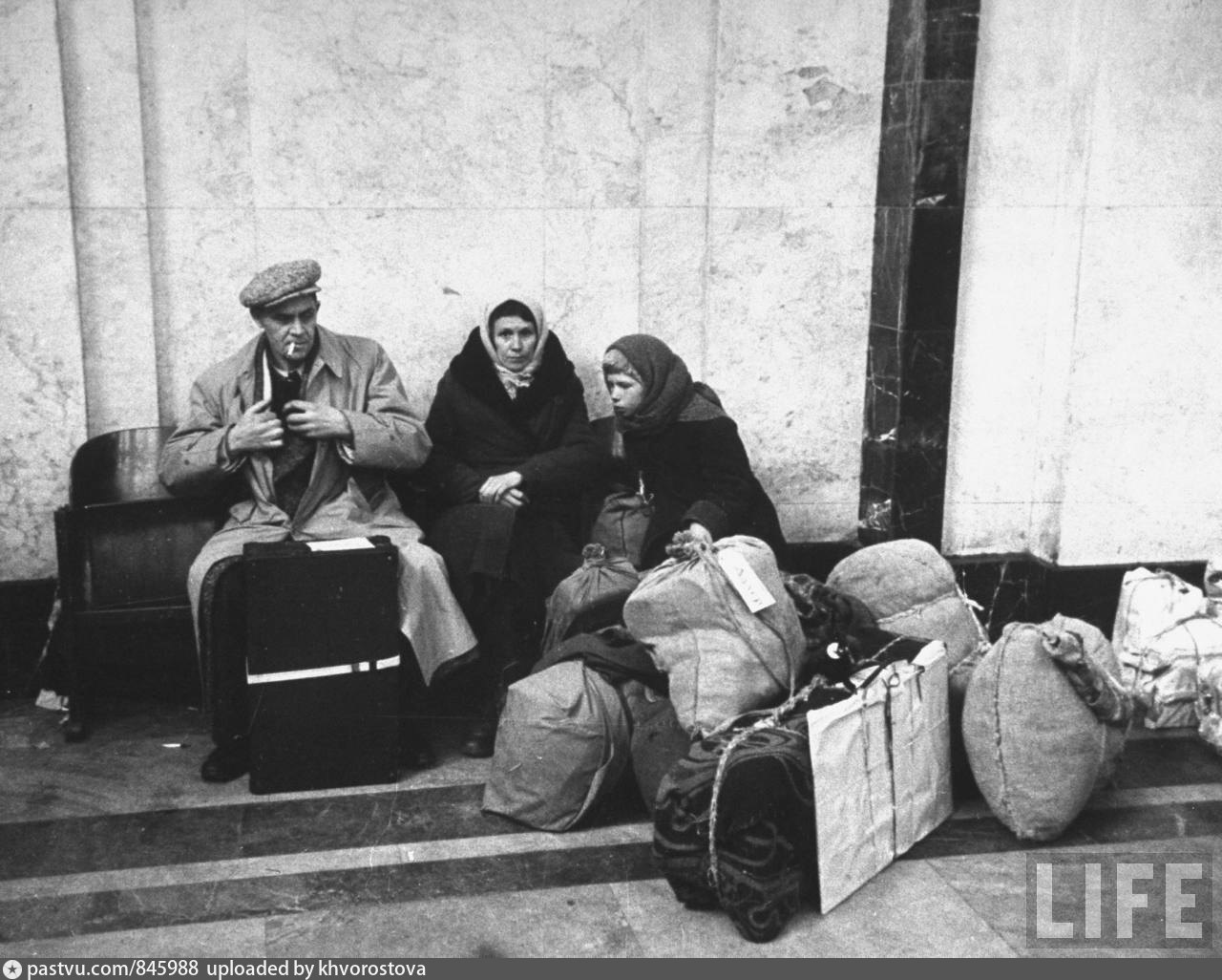 Послевоенная жизнь в ссср. Москва, 1947 год. Фотография Thomas d. MCAVOY. Life. Послевоенная повседневность. Повседневность в послевоенные годы. Послевоенная повседневность СССР.