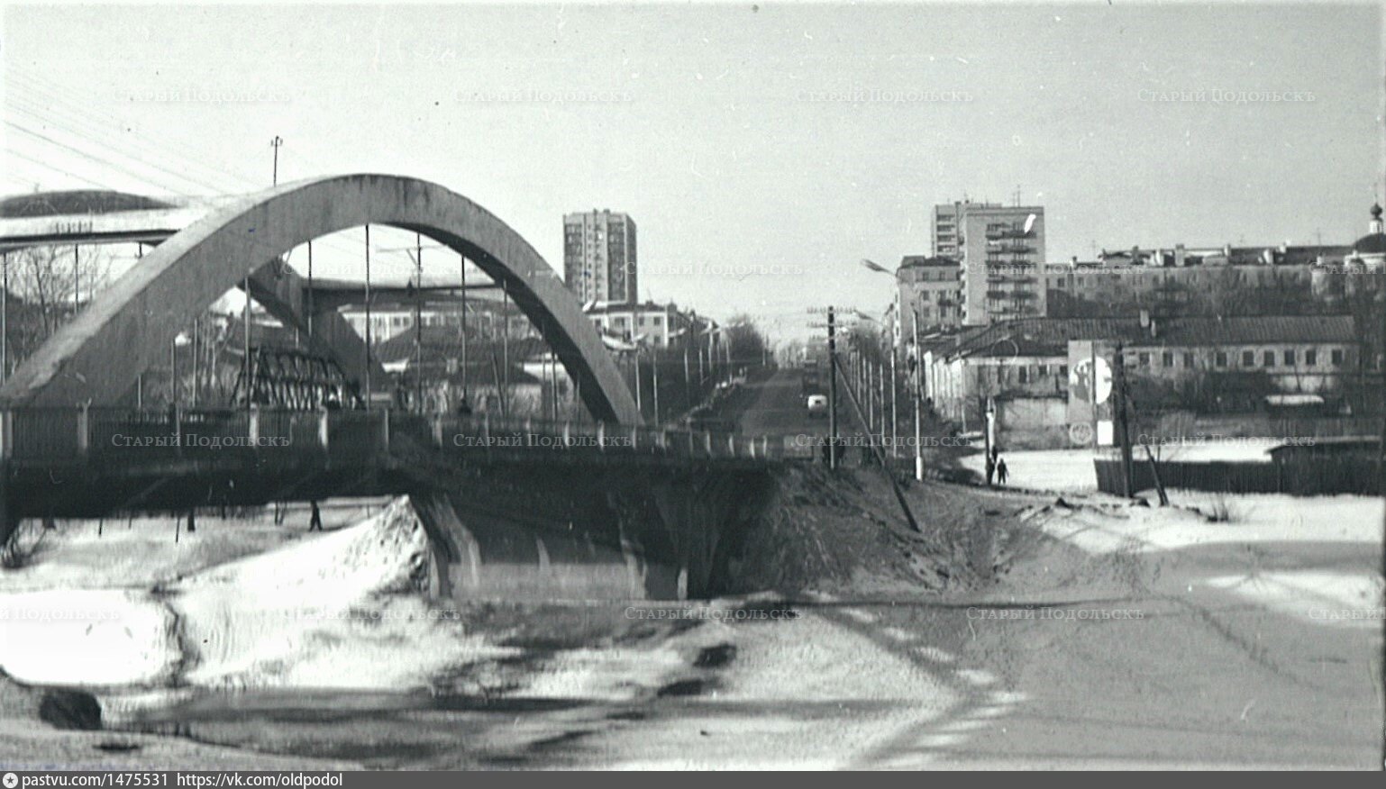 Мост пахра. Мост через Пахру в Подольске. Мост через Пахру проспект Ленина Подольск. Старый мост через Пахру в Подольске. Мост через Пахру в Подольске 1917.