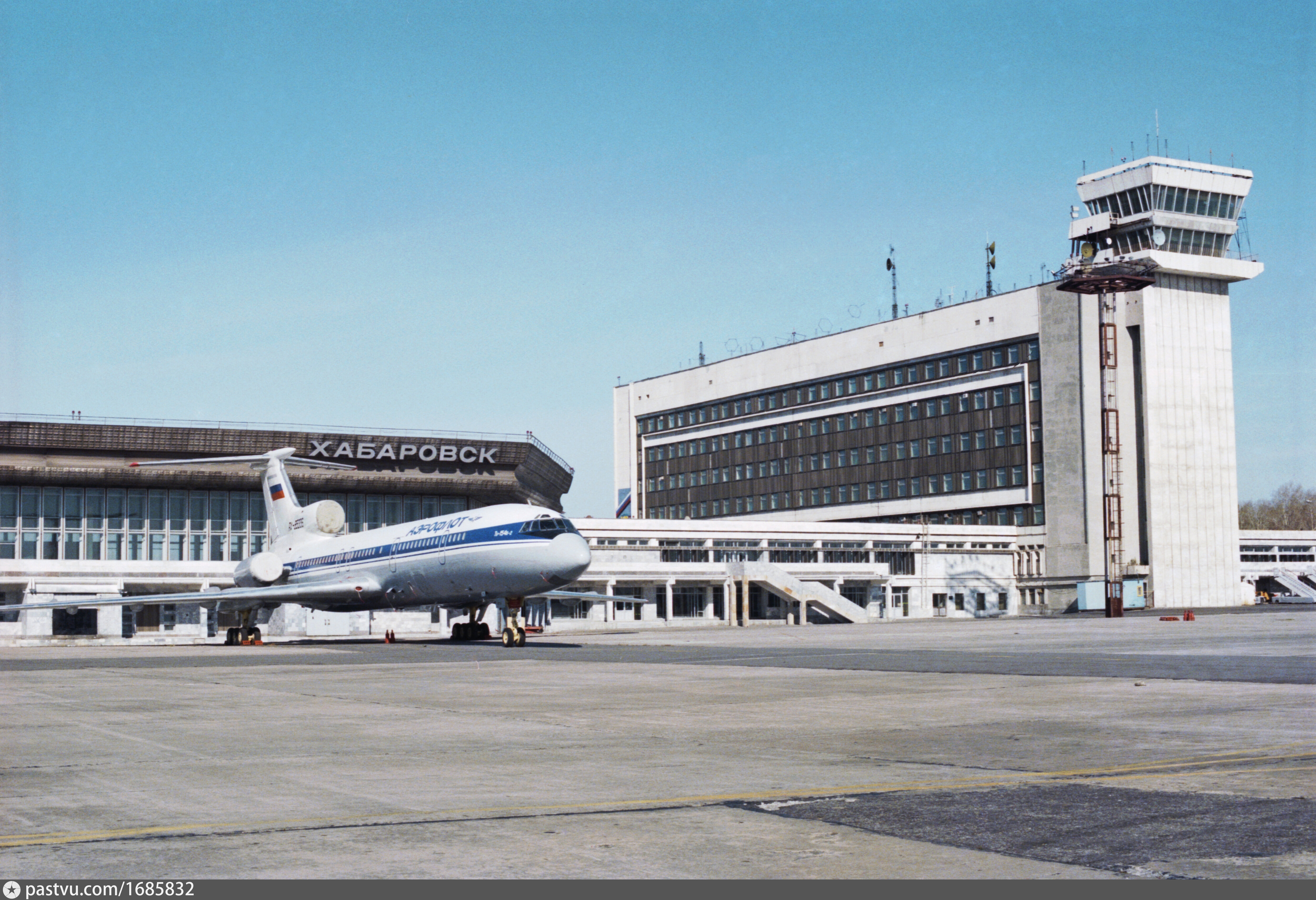 Аэропорт хабаровск. Аэропорт город Хабаровск. Старый Международный аэропорт Хабаровск. Аэропорты Хабаровского края. Малый аэропорт Хабаровска.