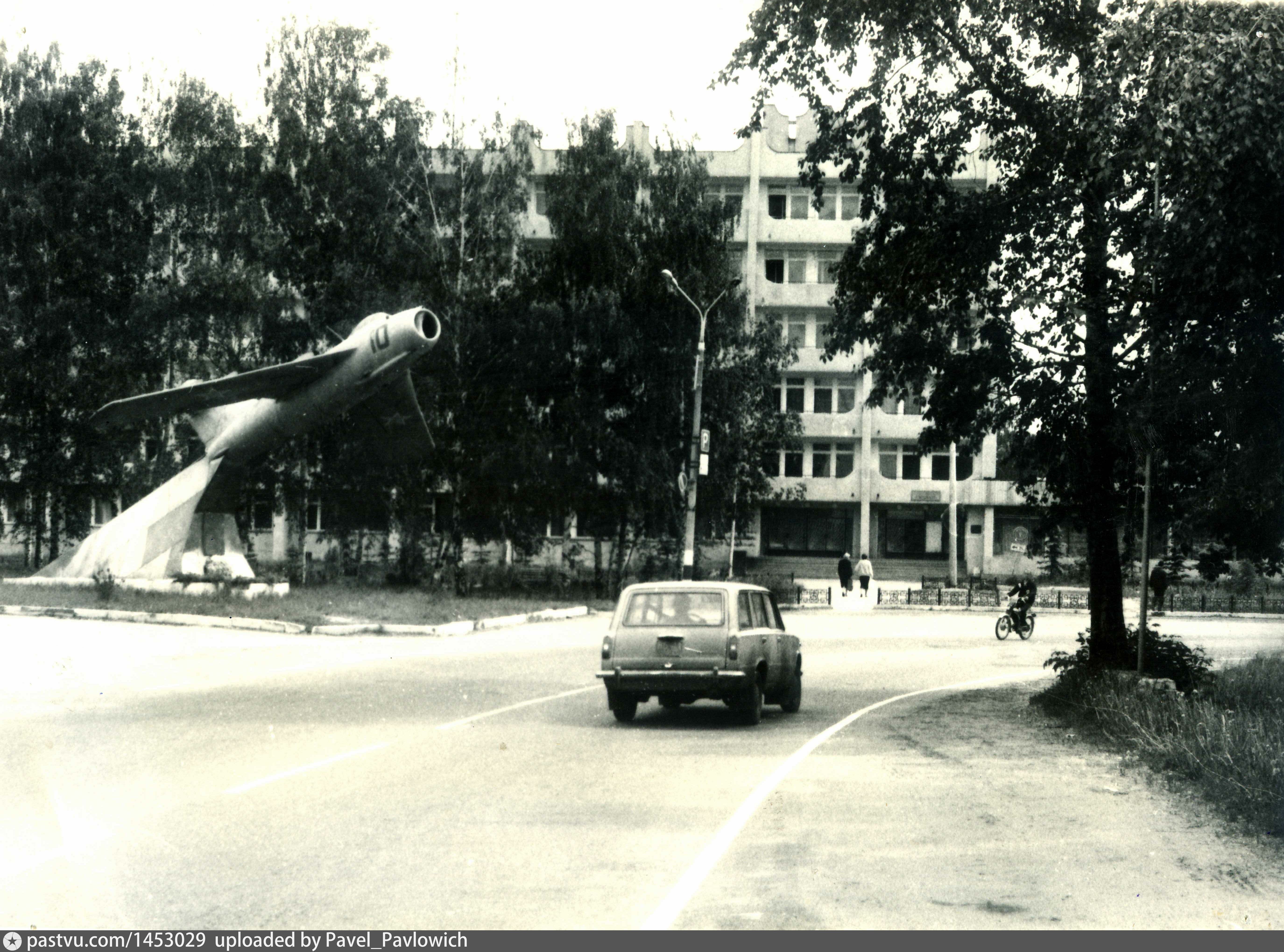 Аэродрома 70. Миг-17 Нижний Новгород. Миг 17 памятник в Ставрополе. Изволенский Горьковский аэропорт.