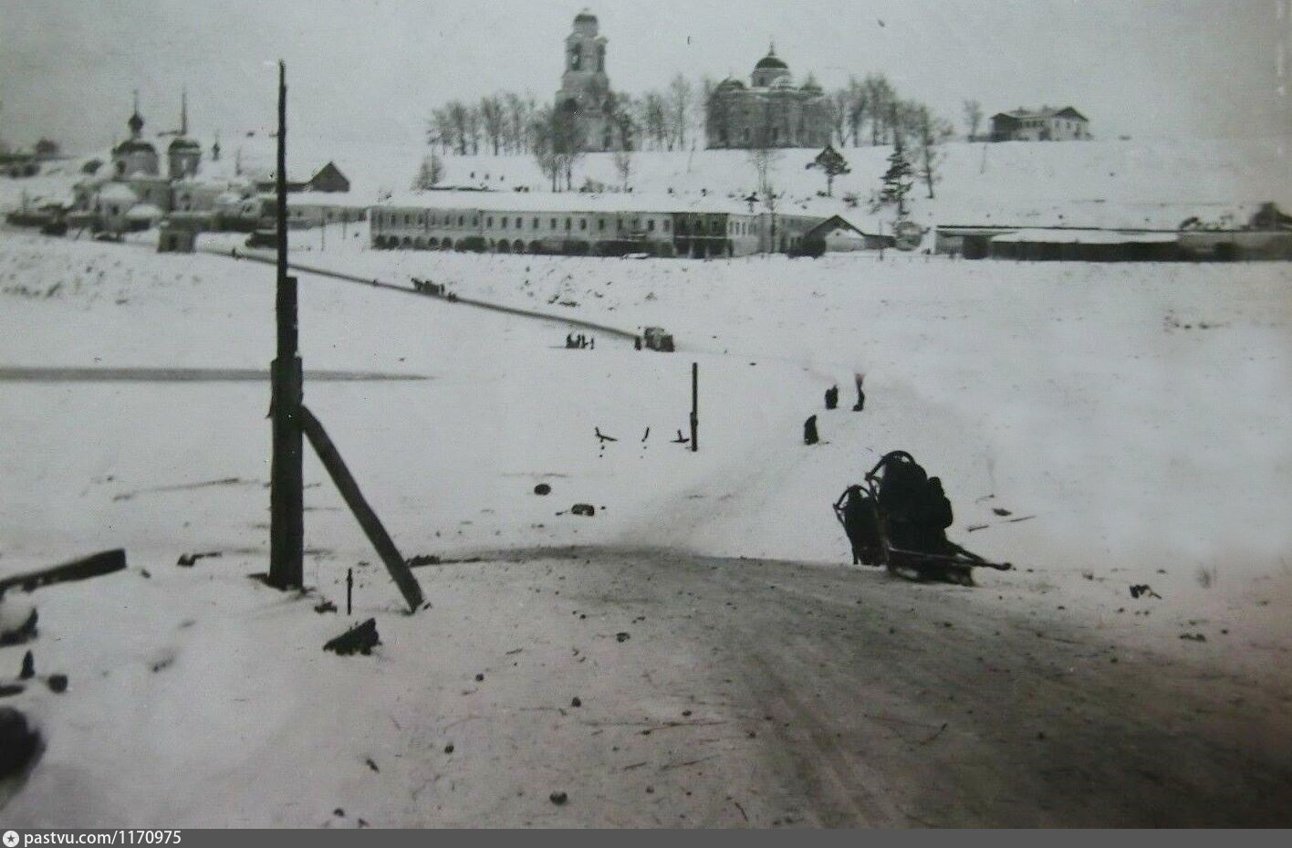 Пляж на берегу волги