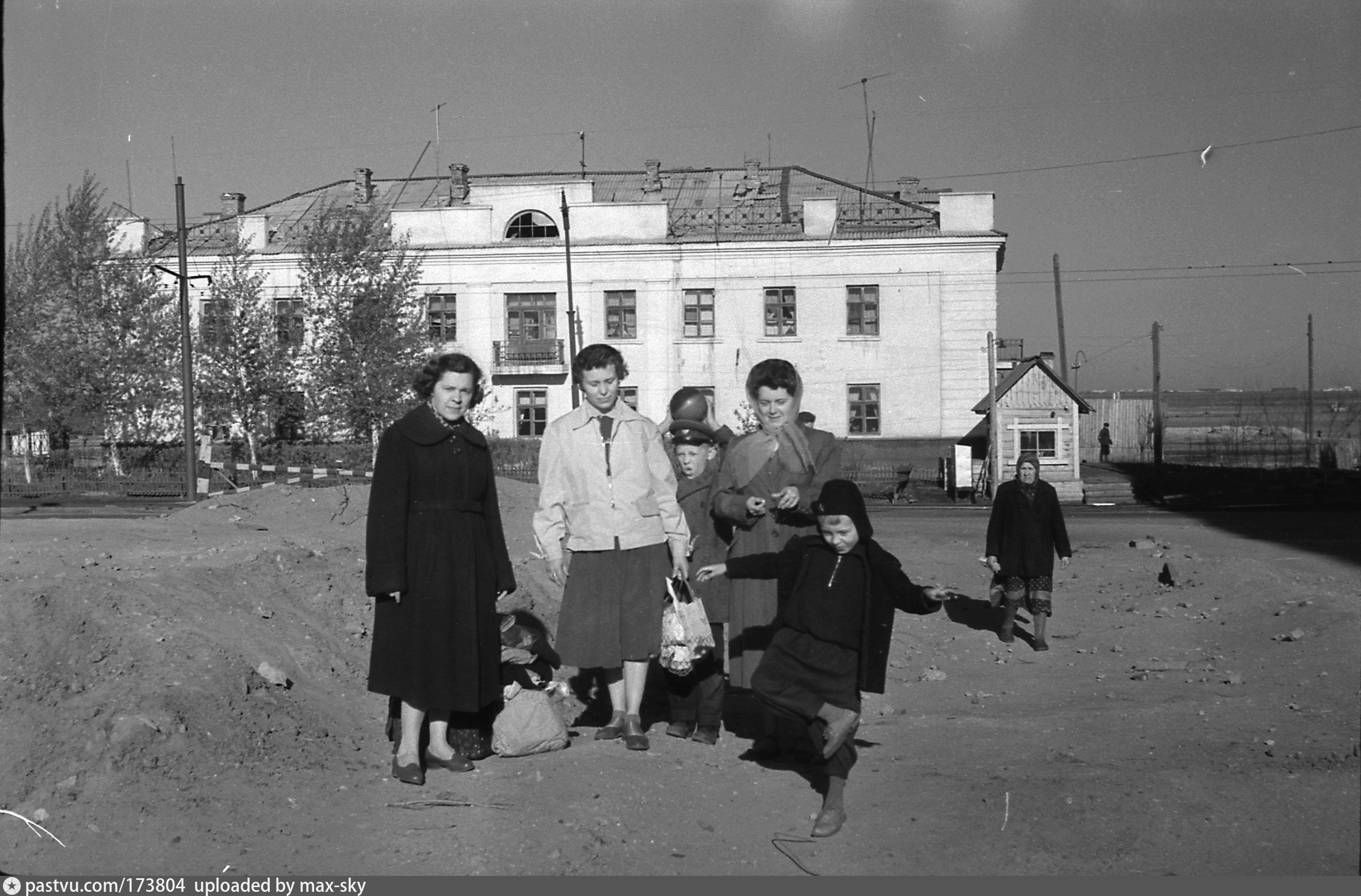 Погода в серове. Старый город Серов. Свердловская область город Серов 60 года. Старые улицы города Серова. Серов город в 1980.