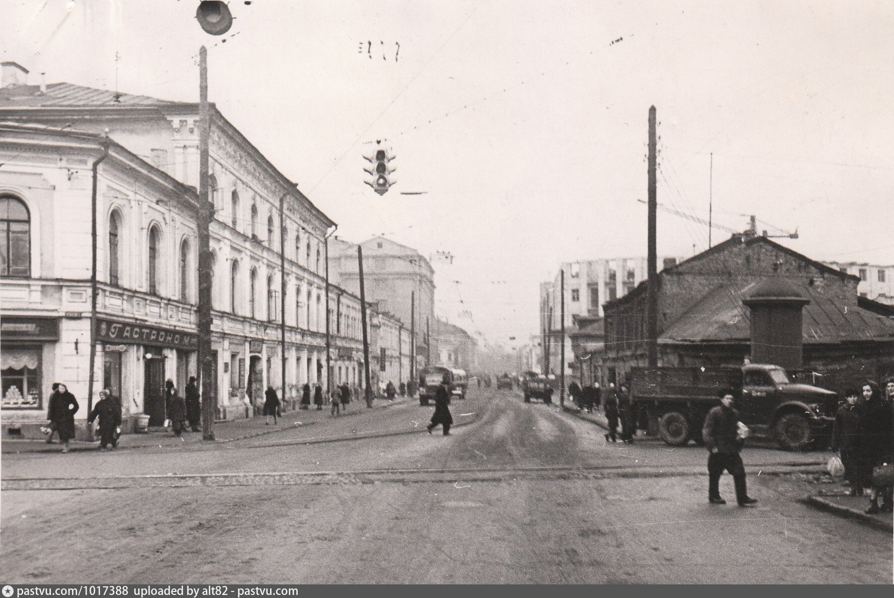 Новгород революция. Улица Алексеевская Нижний Новгород в 19 веке. Улица Дзержинского город Горький. Улица Алексеевская Нижний Новгород в 20 веке. Город Горький улица Октябрьской революции.