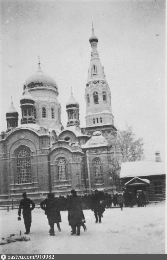 Красногвардейск. Красногвардейск 1941. Красногвардейск 1942. Покровский собор Гатчина в годы войны. Свято Покровский собор Красногвардейск.