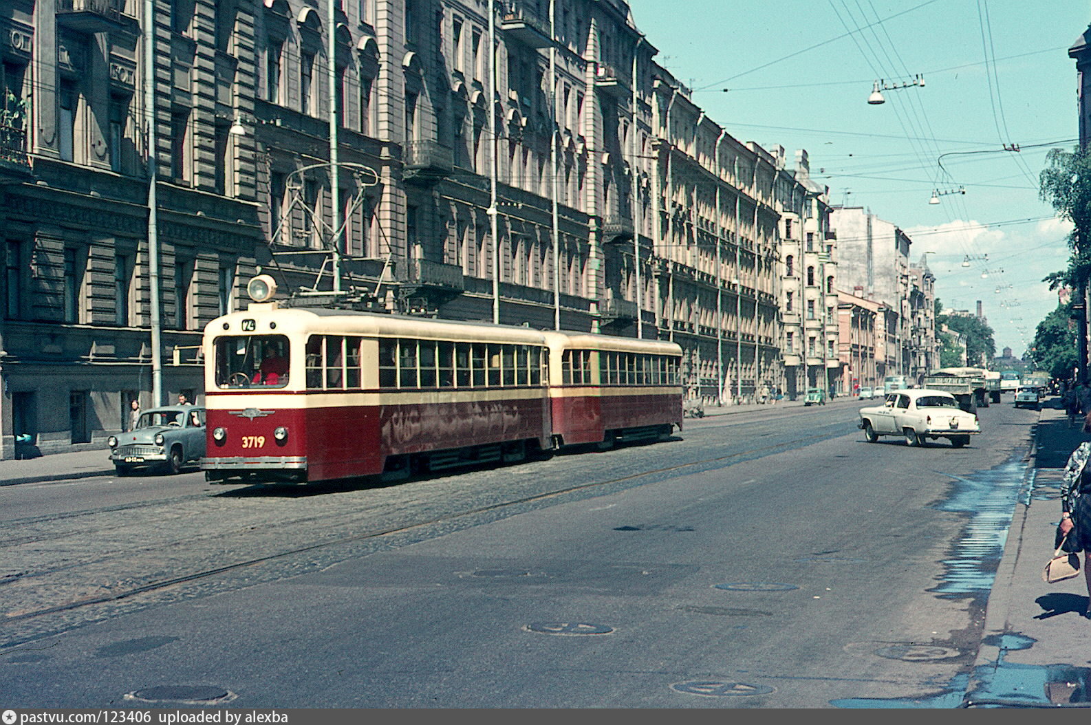 Советский питер. Трамвай Ленинград 1970. Ленинград 1970 год. Трамвай Петербург Ленинград. Васильевский остров Ленинград 70-е.