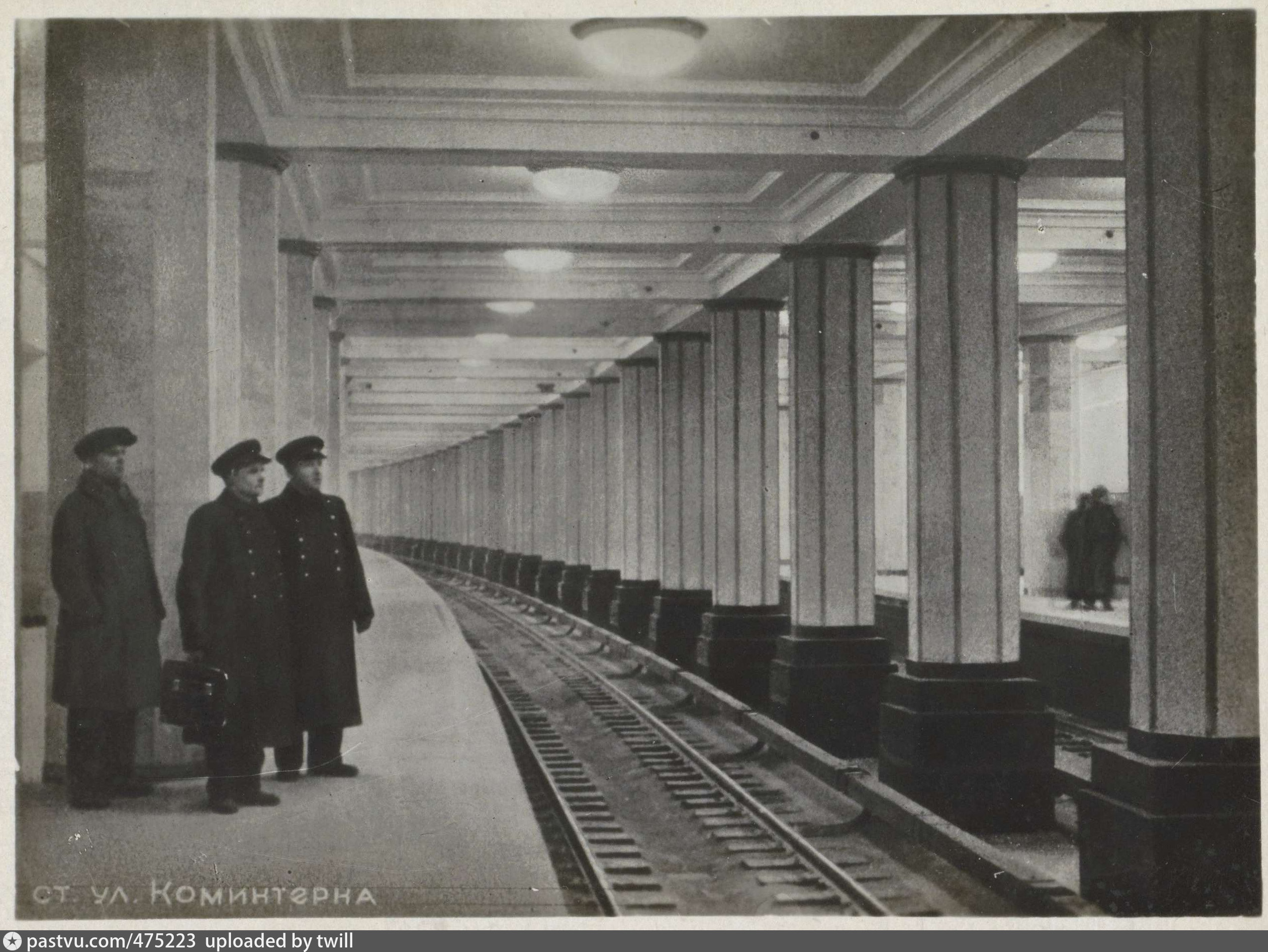 Открытие первого метрополитена