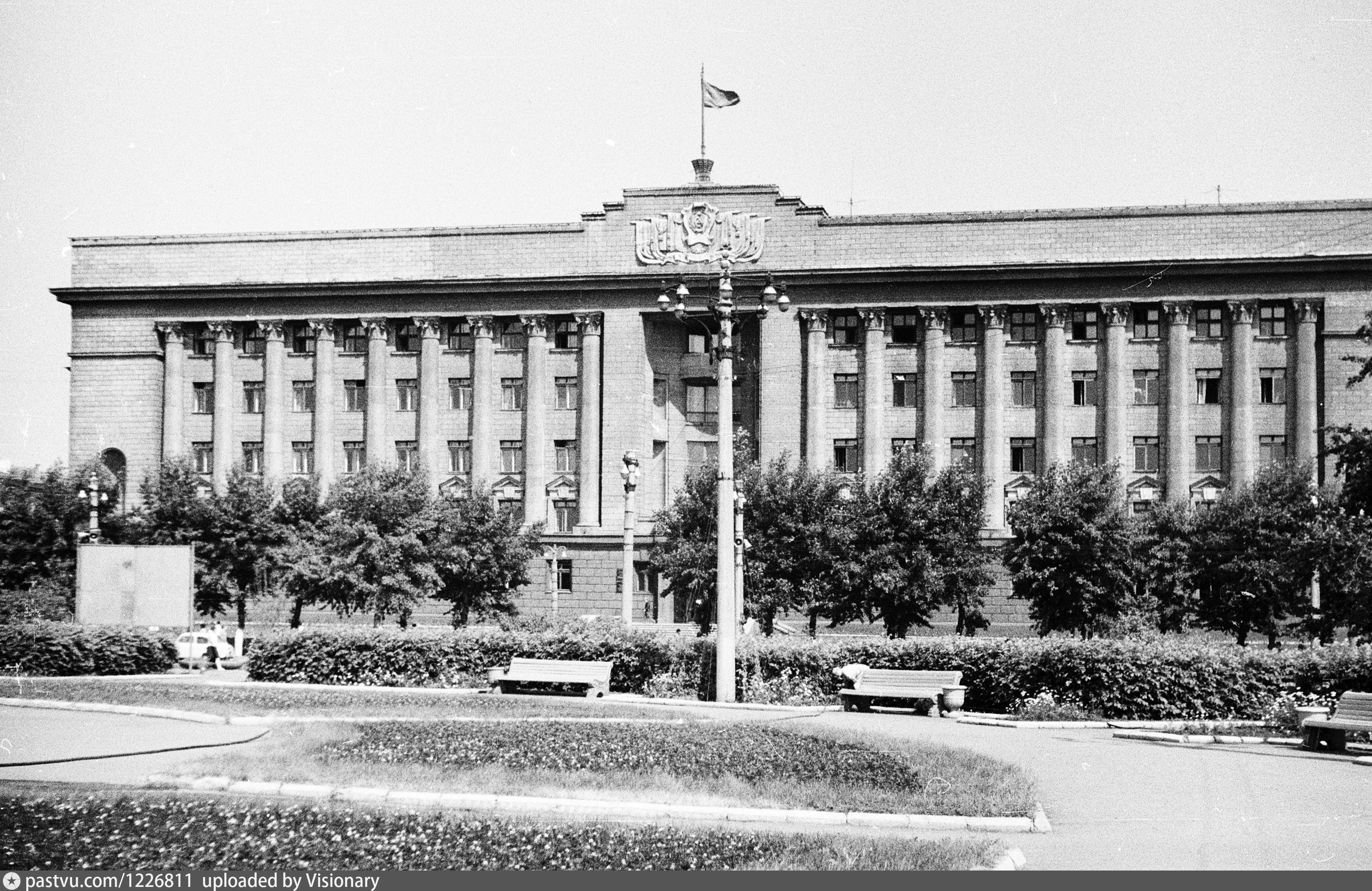 Площадь революции Красноярск фото 1976