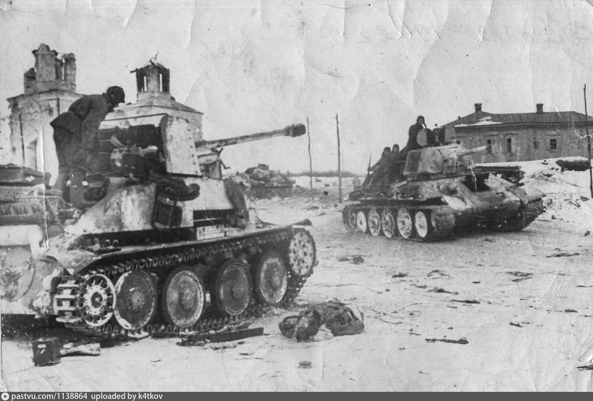 Красные немецкие танки. Танк т-34 Сталинградская битва. Танк т 34 Сталинград. Т-34 В Сталинградской битве. Т 34 76 В битве за Сталинград.