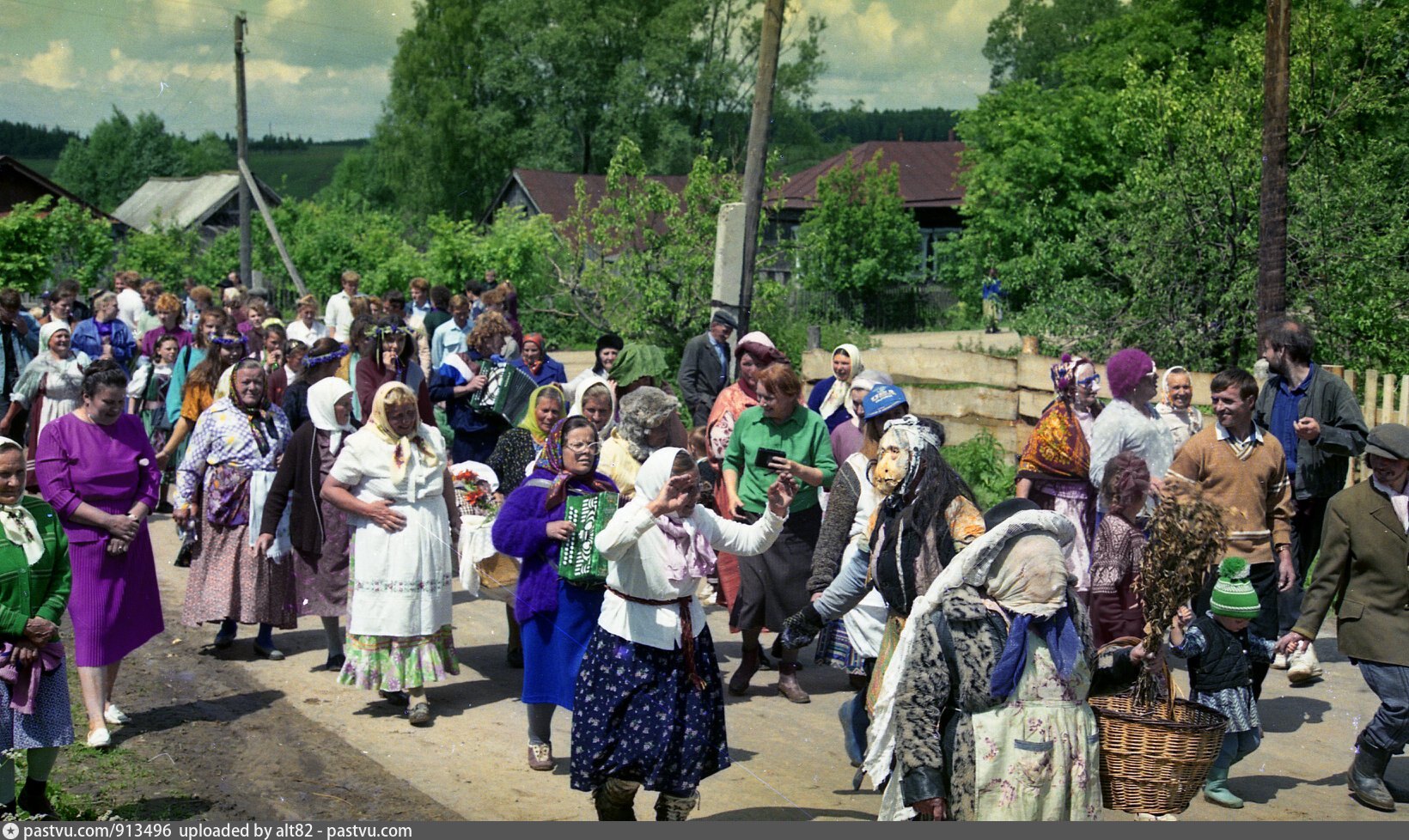 Кострома праздник. Похороны Костромы обряд. Похороны Костромы обряд с Шутилово. Кострома обрядовая. Праздник похороны страмы.