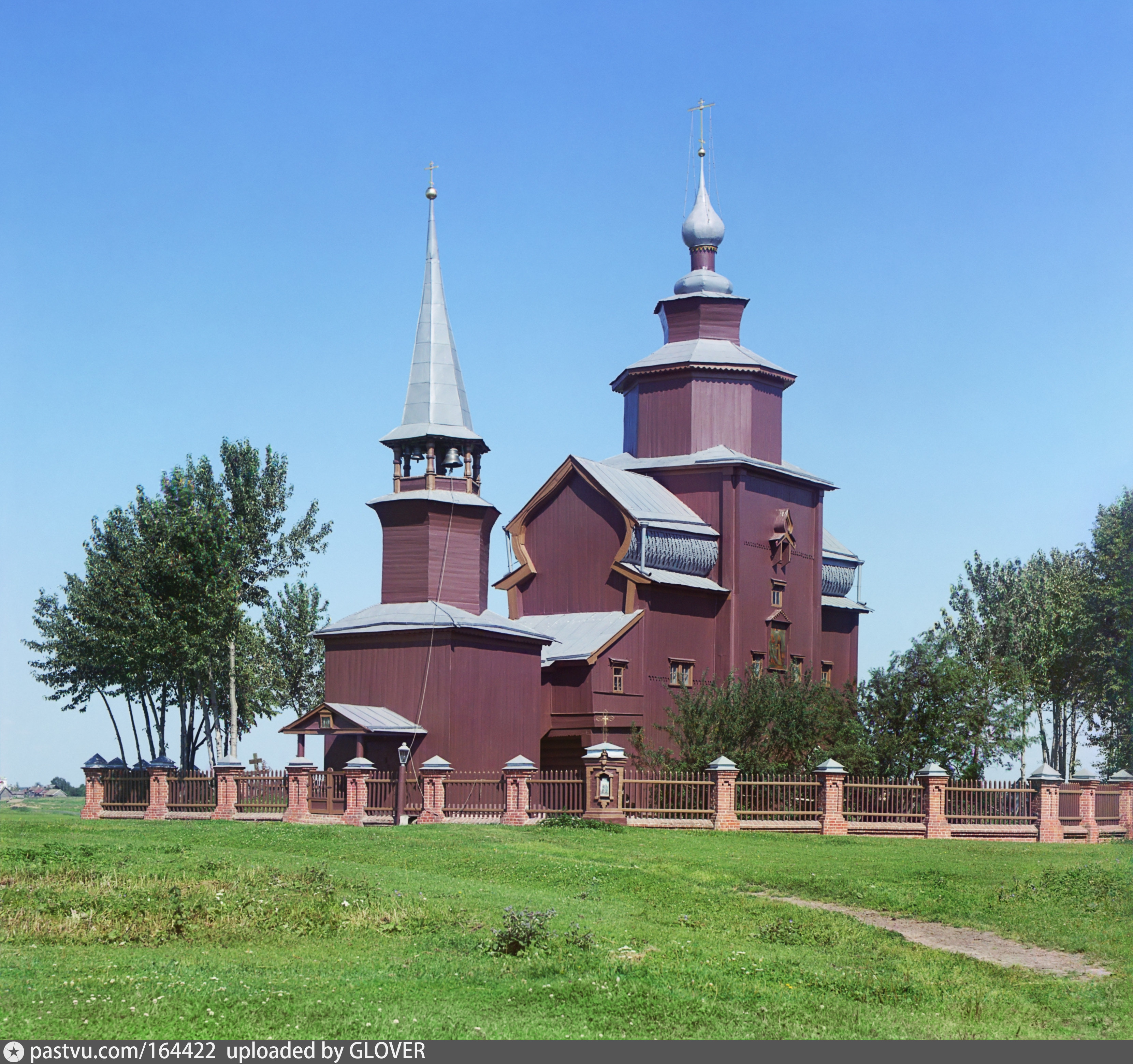 Села ростов. Церковь Иоанна Богослова на Ишне Ярославская область. Церковь на Ишне Ростов Великий. Церковь Иоанна Богослова на Ишне Ростов. Церковь Иоанна Богослова на Ишне Ростов Великий.