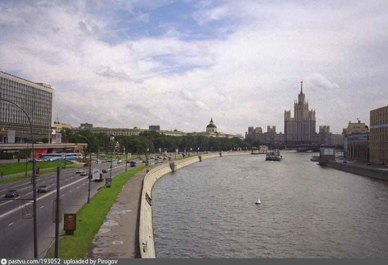 Москва москворецкая. Москворецкая набережная Москва. Москворецкий мост в Москве. Москворецкая набережная 9с1. Москворецкий мост вид на Балчуг.