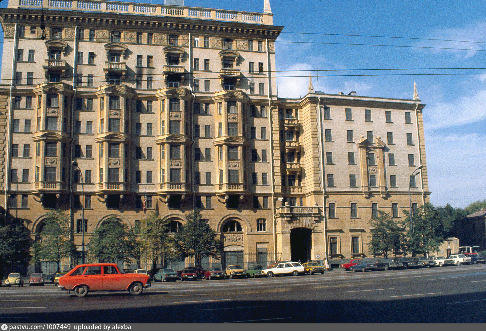 Москва сша. Новинский бульвар посольство США. Улица Чайковского Москва посольство США. Американское посольство в СССР. Посольство США В Москве СССР.