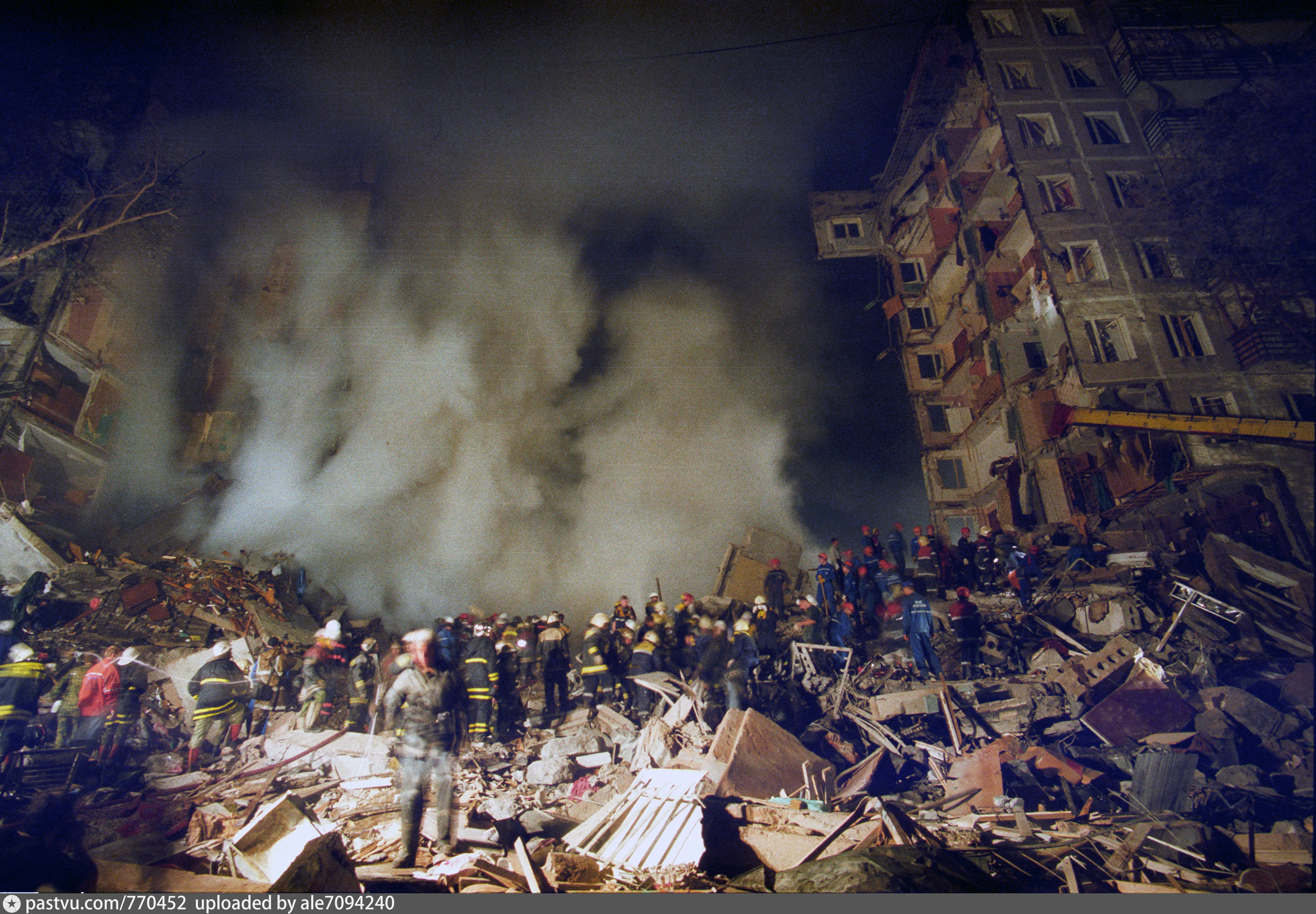 Терор в россии. Взорванный дом на Гурьянова 1999 год. Теракт 1999 года в Москве на улице Гурьянова.