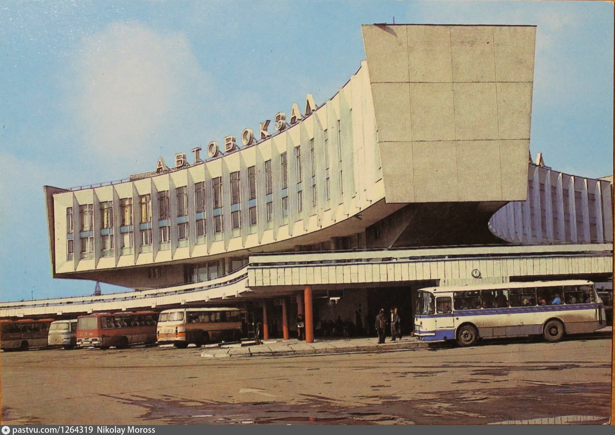 Здания советских времен. Советская архитектура 70-80 модернизм. Ленинград 1982 Автобусный вокзал. Архитектура 70-80 годов в СССР. Автовокзал СССР.