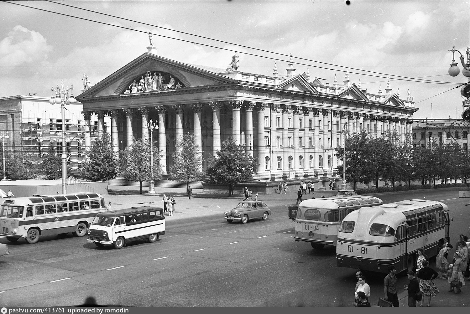 Советская город минск. Дворец профсоюзов Минск 1960. Ленинский проспект Минск 1950. Дворец культуры профсоюзов Минск. Дворец профсоюзов Москва Ленинский проспект.