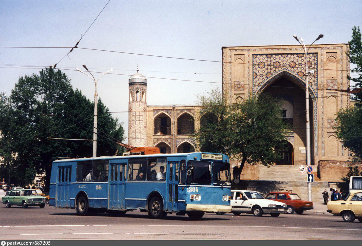 Ташкент коканд. Проспект Навои Ташкент. Ташкент 1998. Троллейбус ЗИУ Ташкент. Ташкент проспект Навои 2022.