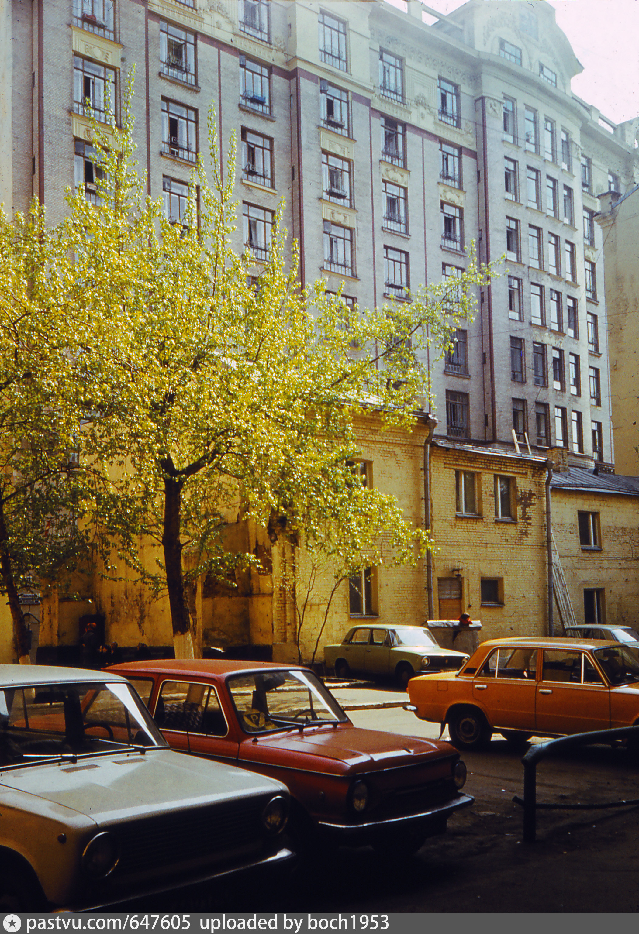 дома нирнзее в москве