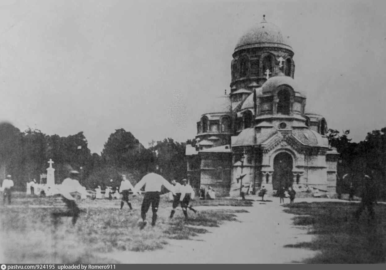 Александро Невский собор в Париже