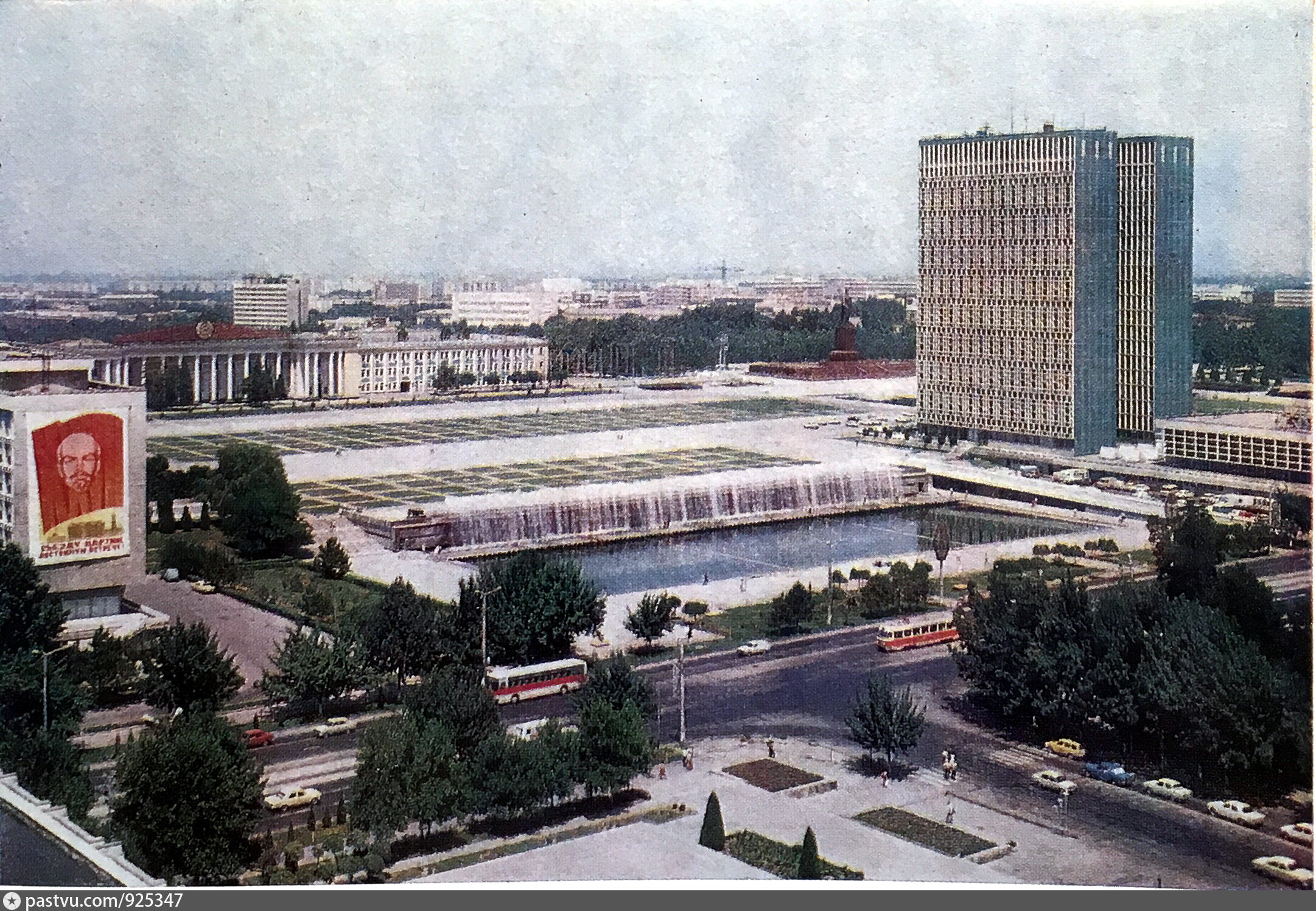 Пол ташкента. Ташкент площадь Ленина 1975. Площадь Ленина в Ташкенте в 70-80. Ташкент здание совета министров узбекской ССР. Ташкент площадь Ленина 1985.