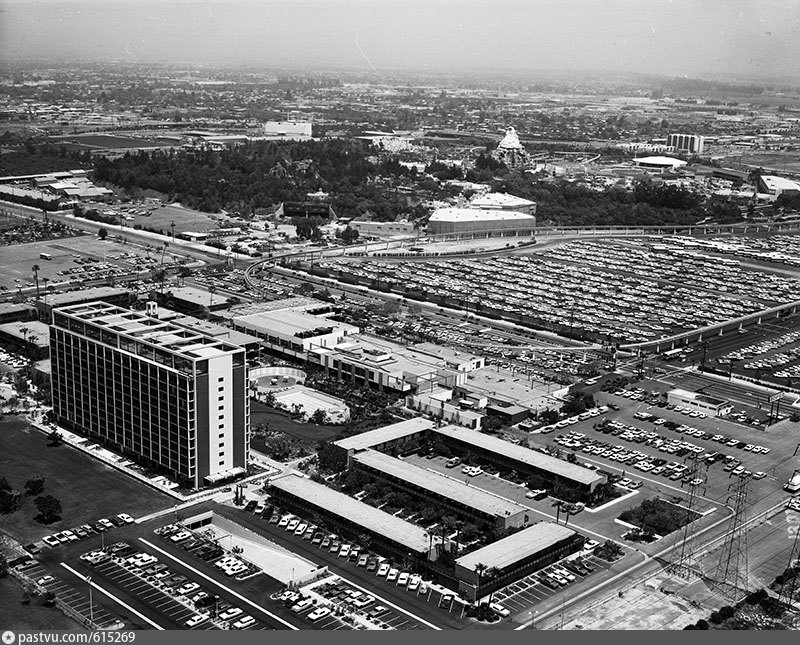 Disneyland Hotel