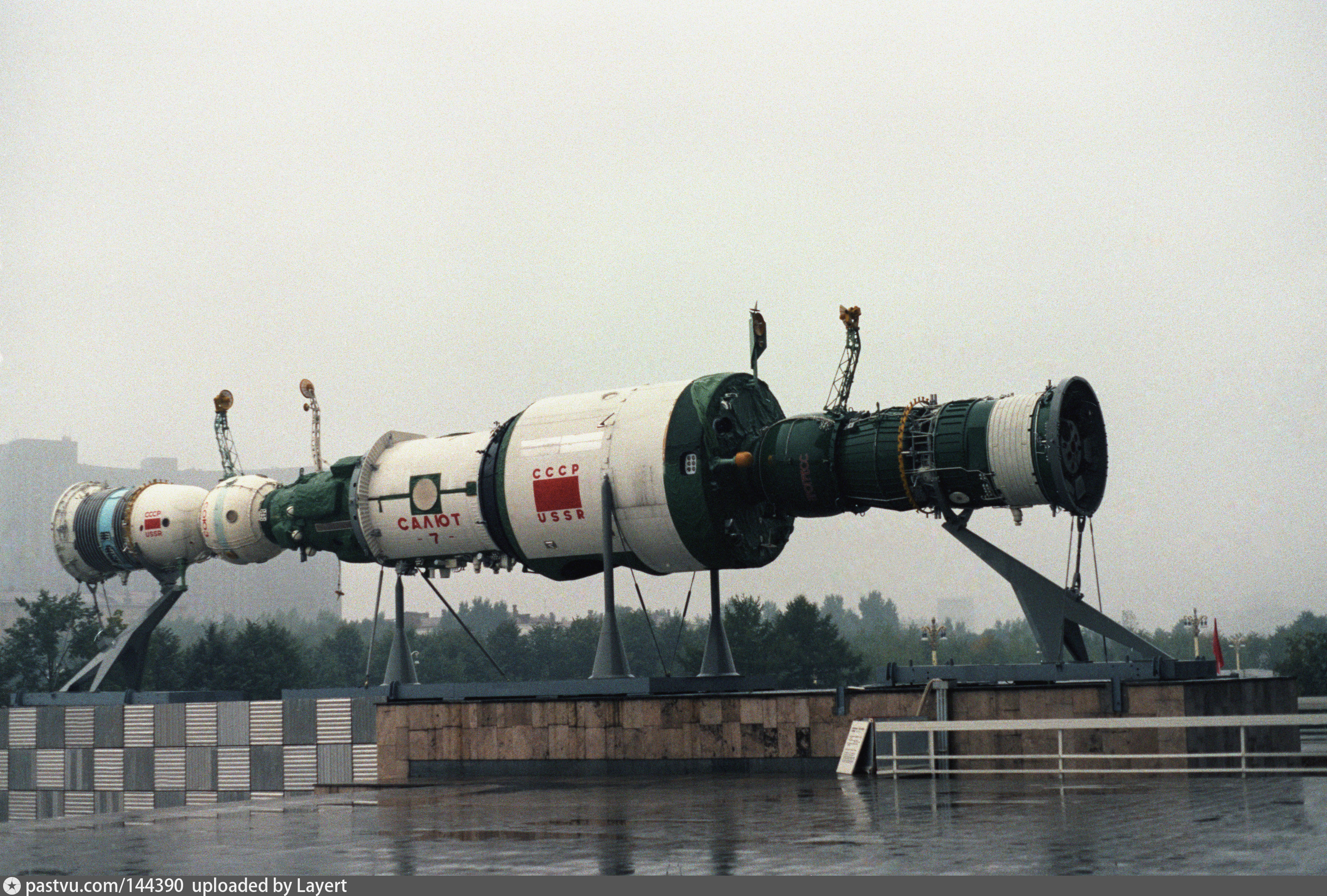 Советская орбитальная станция. Станция салют 7. Космический корабль салют 7. Орбитальная станция салют-7. Салют-6 орбитальная станция.