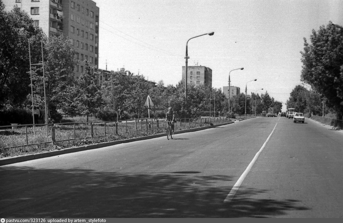 Картинки улицы гагарина. Аргуновская ул 70 х. История улицы Гагарина. Стартовая улица старые фото. Стартовая улица Москва в фотографиях.