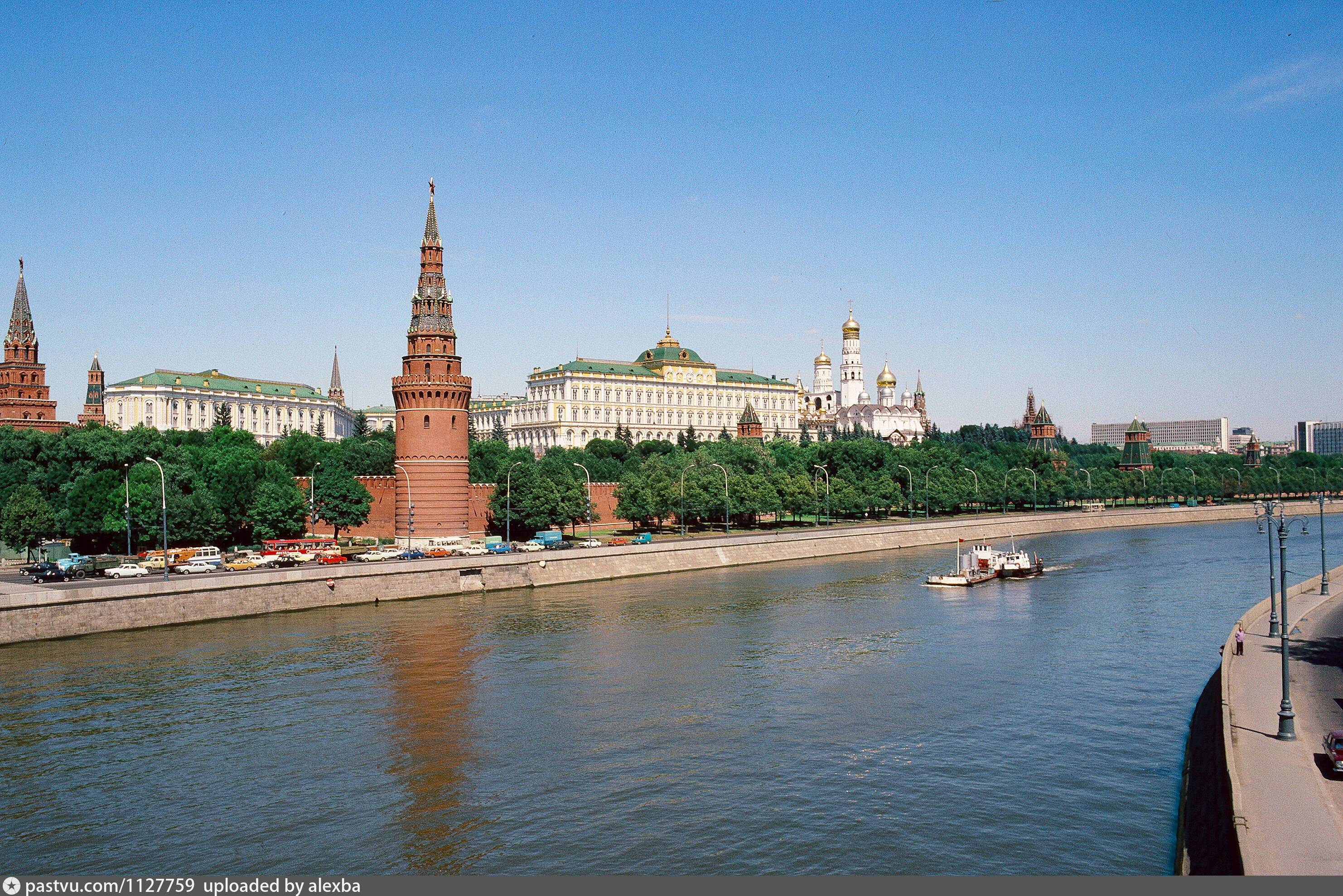 Фото Кремлевская набережная на фотохостинге Fotoload