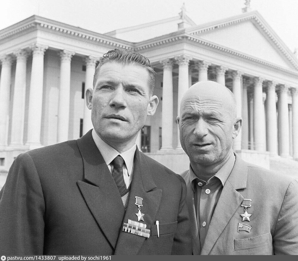 Младший сержант м в кантария. Мелитон Варламович Кантария. Егоров Кантария Берест 1965.