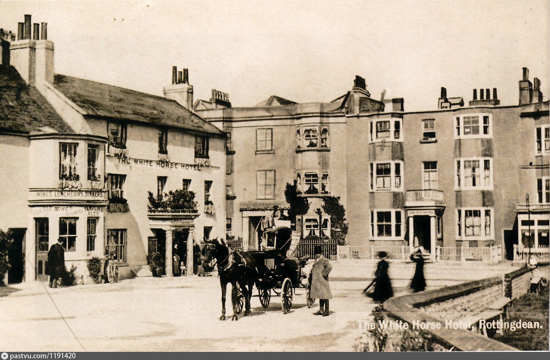 The south frontage of the old White Horse Hotel with part of Manor Terrace