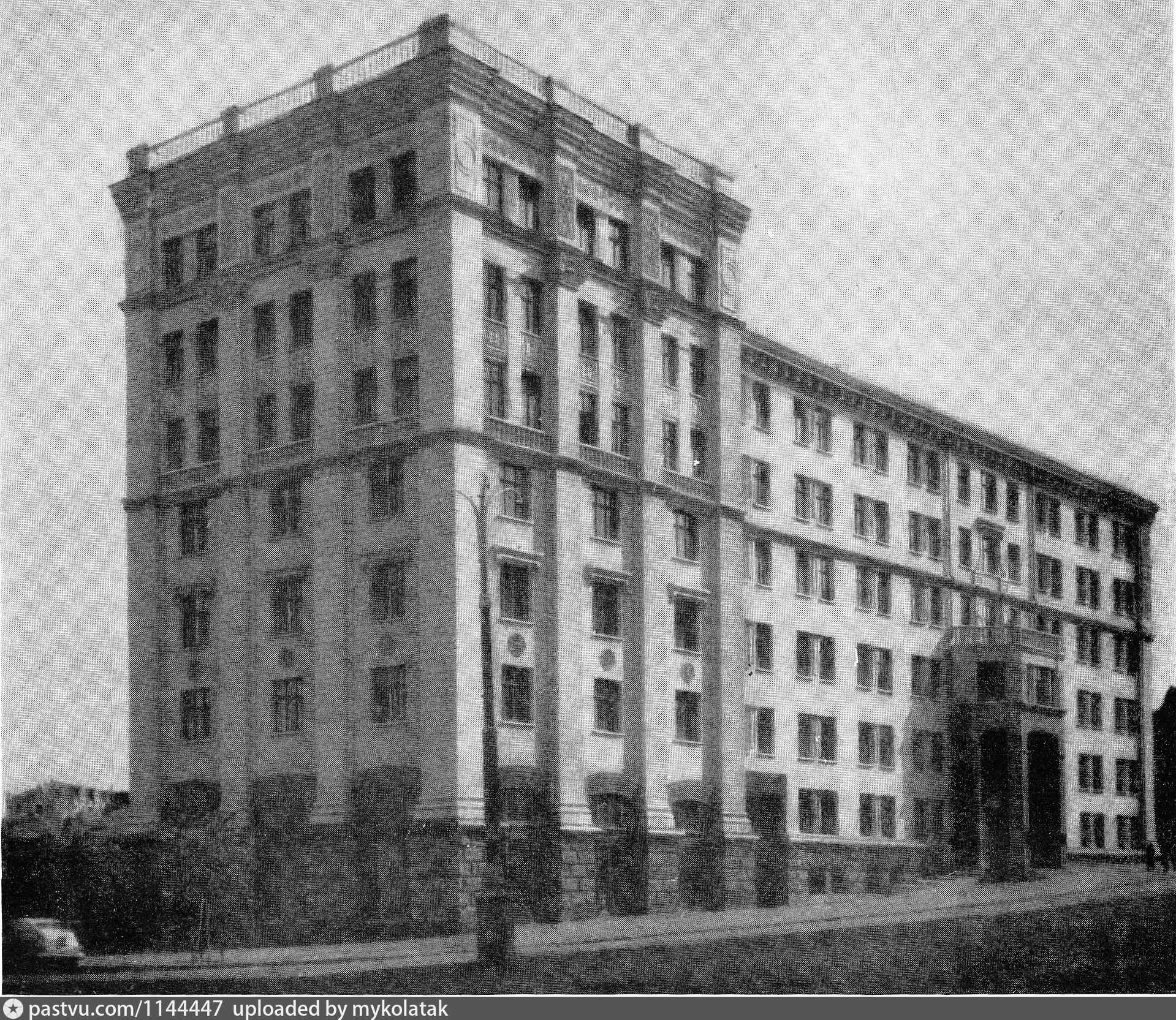 Советские административные здания