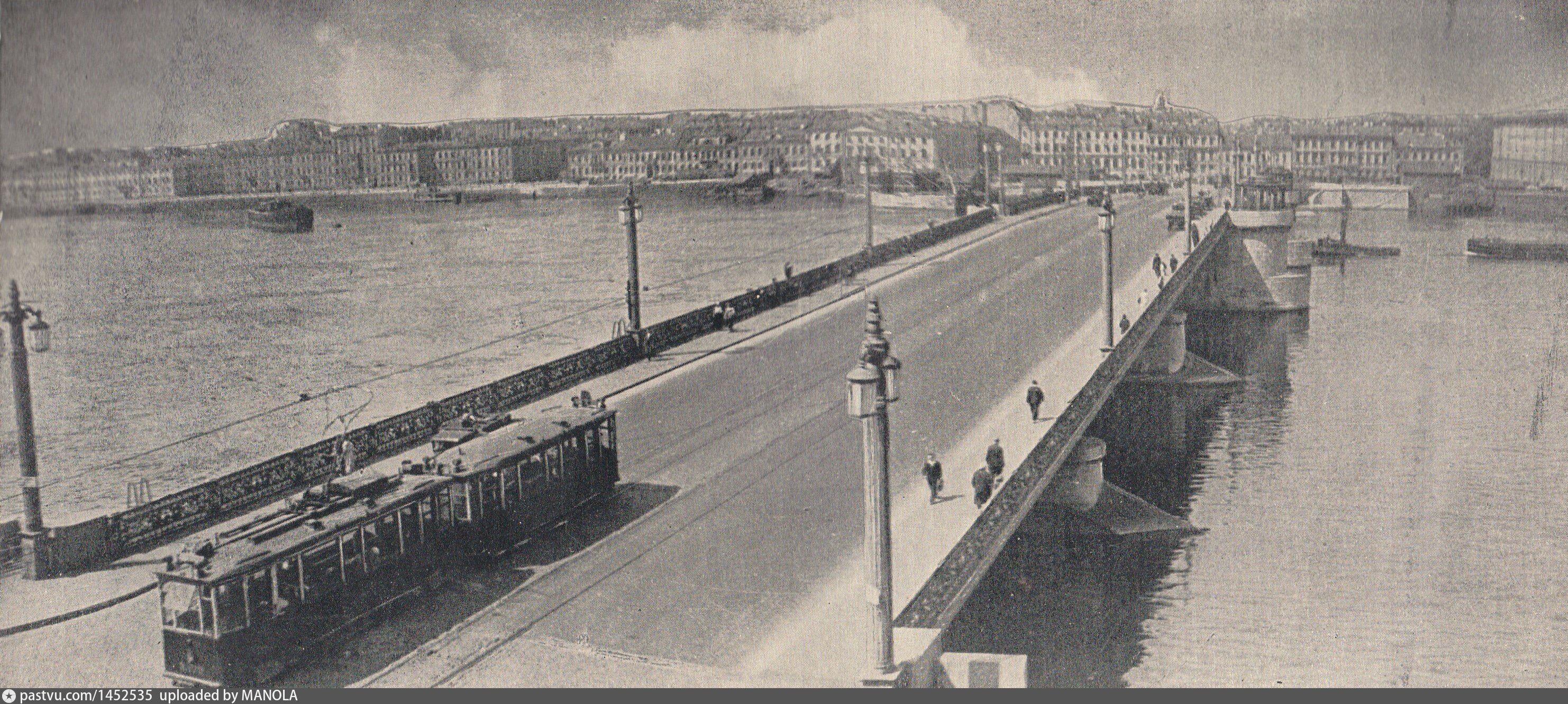 Мост лейтенанта Шмидта трамвай