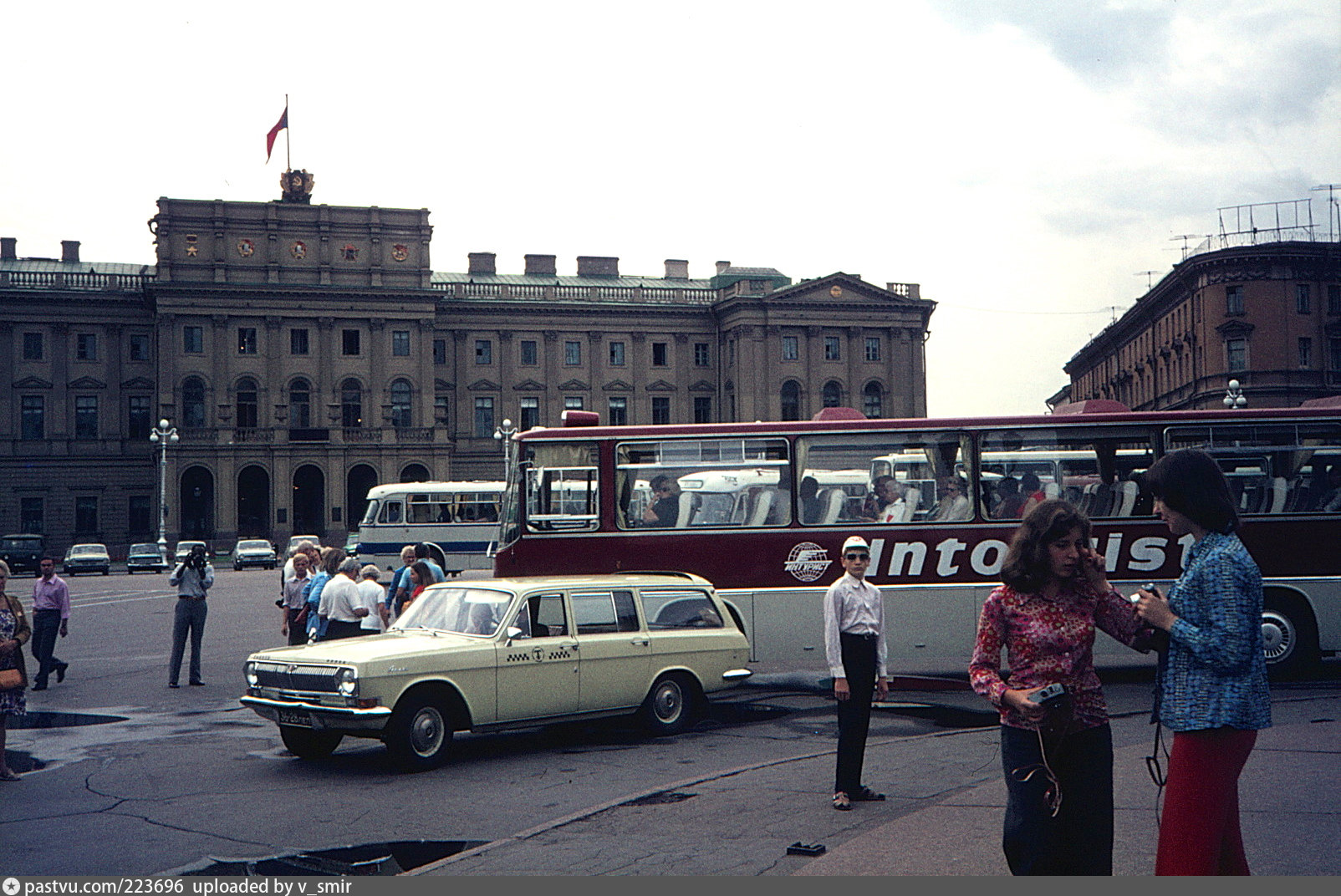 Санкт петербург 1975 год. Ленинград 1975 год. Город Ленинград 1975. Михайловская улица Ленинград 1975. Ленинград метро 1975.