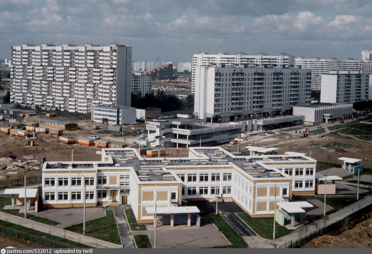 Микрорайон советский. Микрорайон Тропарево в Москве. Микрорайон СССР. Реконструкция советского микрорайона. Микрорайон в СССР И сейчас.