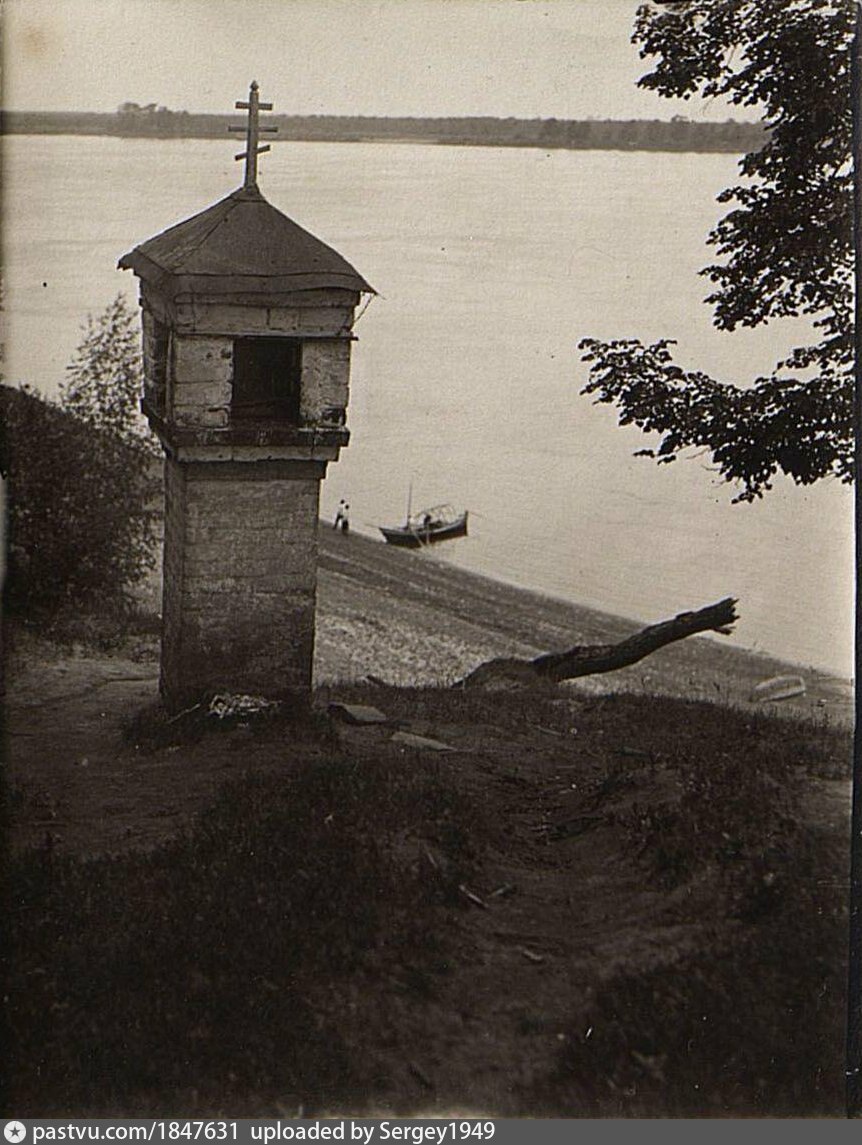 Часовенка. Каменный дом Савиных село Черемисское. Село высокое на берегу реки пары дом Косякиных. Дом Савиных село Черемисское.