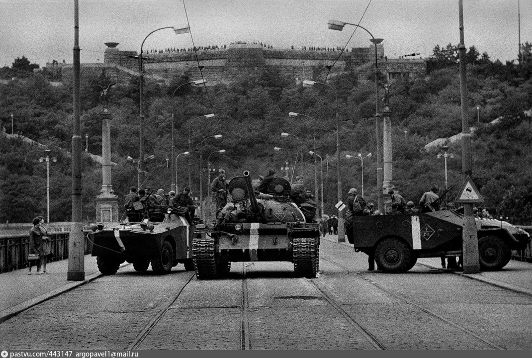 Войска гдр в чехословакии. Чехословакия 1968. Йозеф Куделка Praha 1968. Польские войска в Чехословакии 1968. Советская армия в Чехословакии 1968.