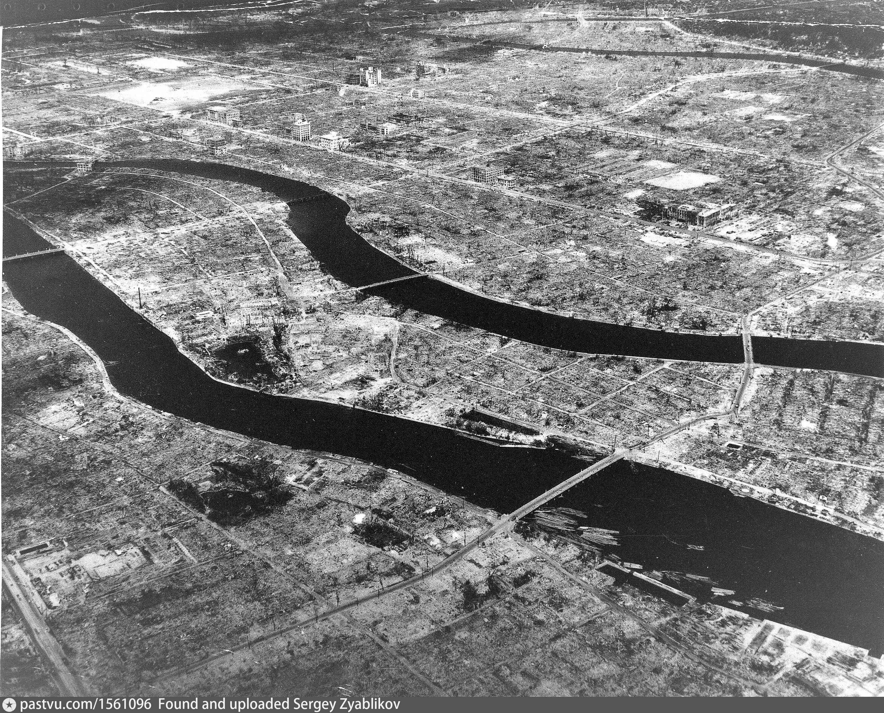 Нагасаки после ядерного взрыва. Тени Хиросимы Нагасаки 1945. Хиросима город в Японии 1945.