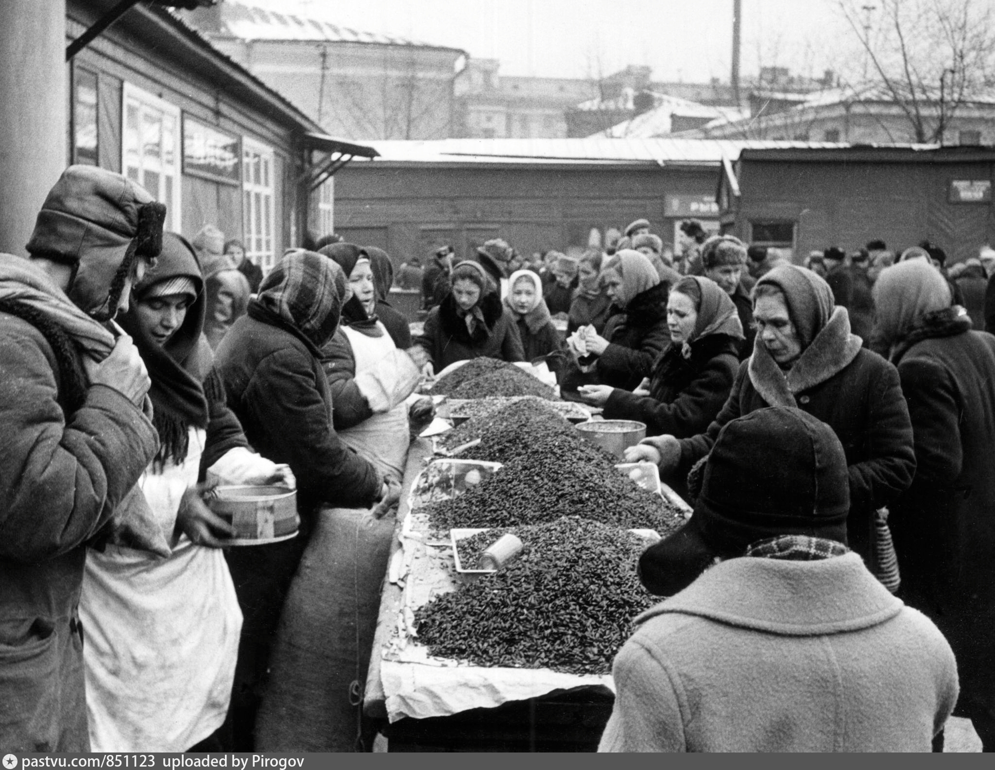 Ярмарки ссср. Зацепский рынок Москва. Рынок СССР. Ярмарка СССР В Москве. Базар СССР.