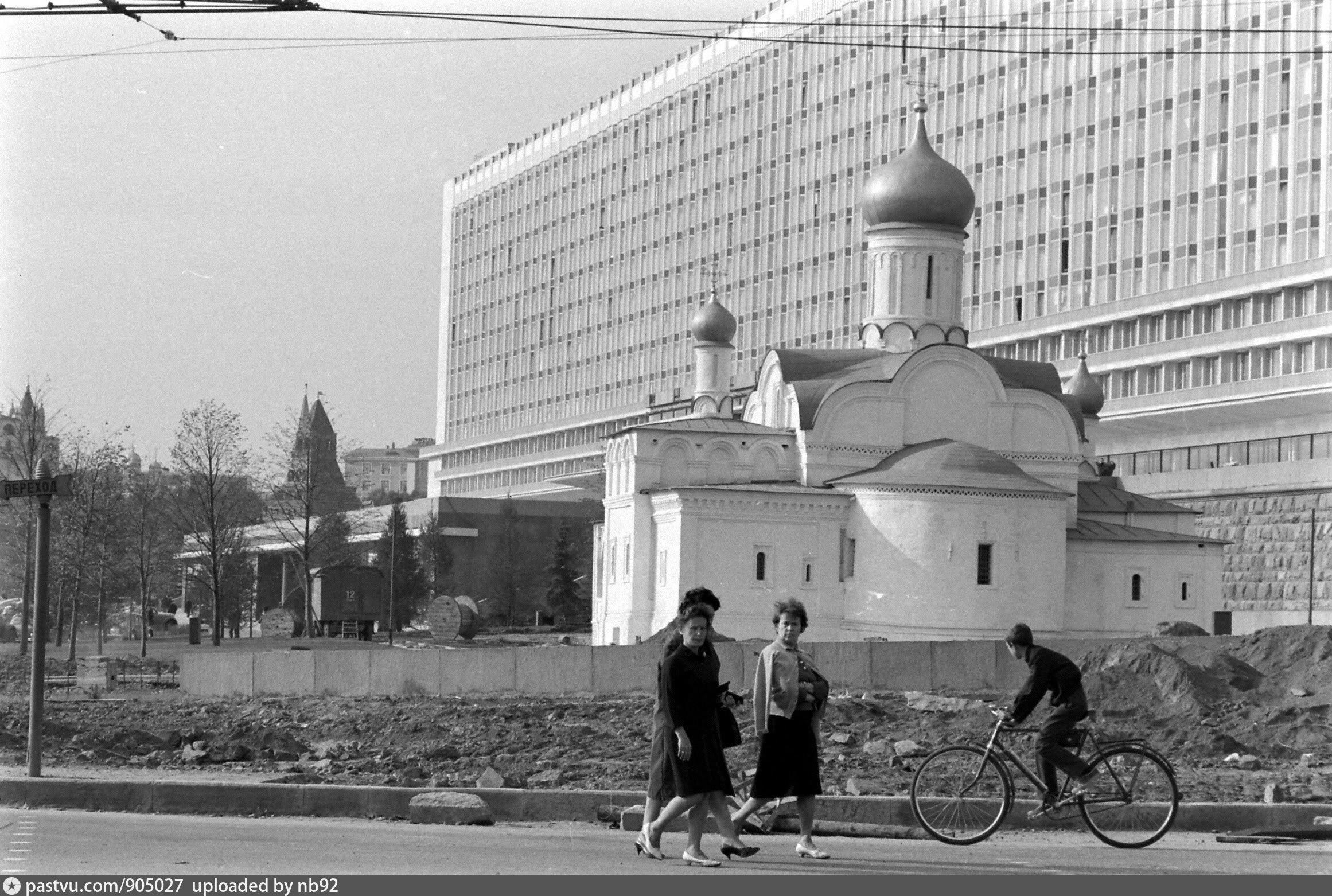 Потерянные москва. Церковь зачатия Анны и гостиница Россия. Церковь зачатия Анны в Мокринском переулке. Церковь зачатия св. Анны в Зарядье на старых фотографиях. Картинку храма Святой Анны на Зарядье.