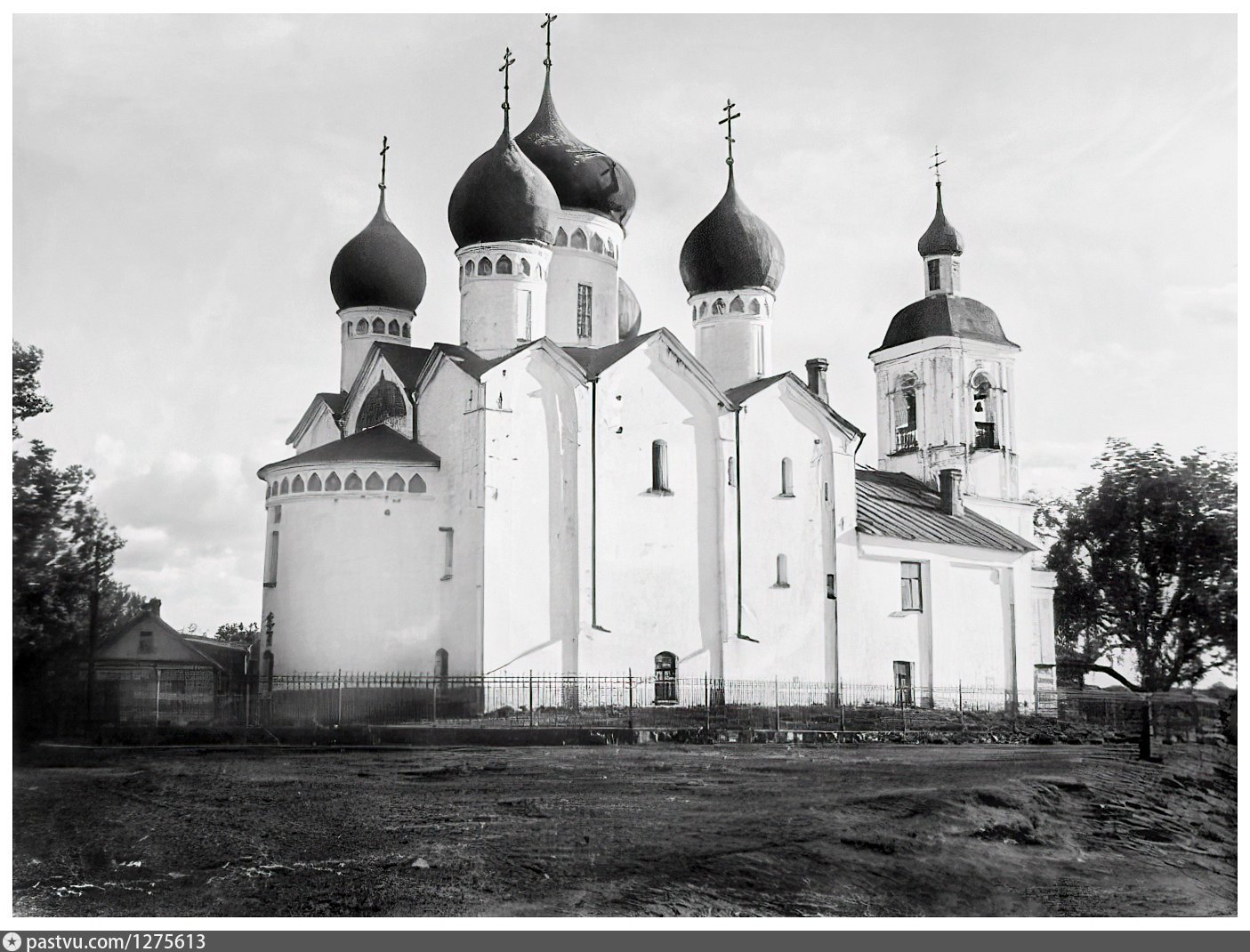 Церкви великого новгорода. Церковь Бориса и Глеба Великий Новгород. Церковь Бориса и Глеба в Плотниках Великий Новгород. Церковь Бориса и Глеба в Плотниках (1536г). Церковь Бориса и Глеба (Новгородский Детинец).