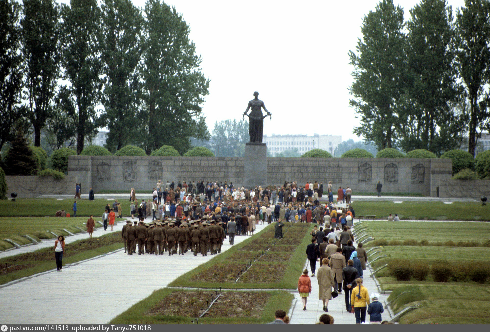Пискаревское мемориальное кладбище в санкт петербурге