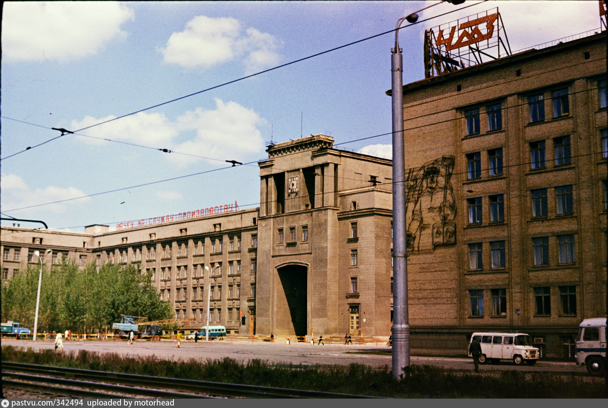 Административное здание завода советское