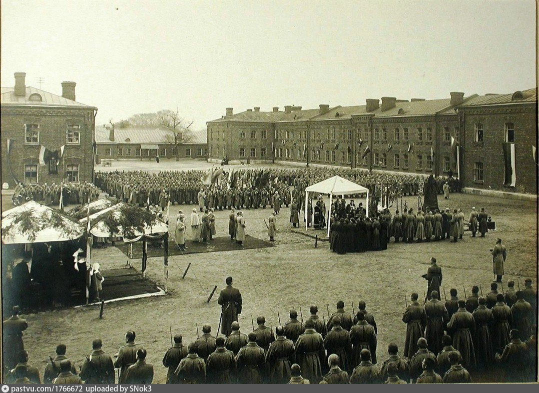 12 октября история. Памятник Александру 3 в Москве. Москва 1913 год. Памятник Александру 3 снесенный. Фото 1913 Московского областного военного промышленного комитета.