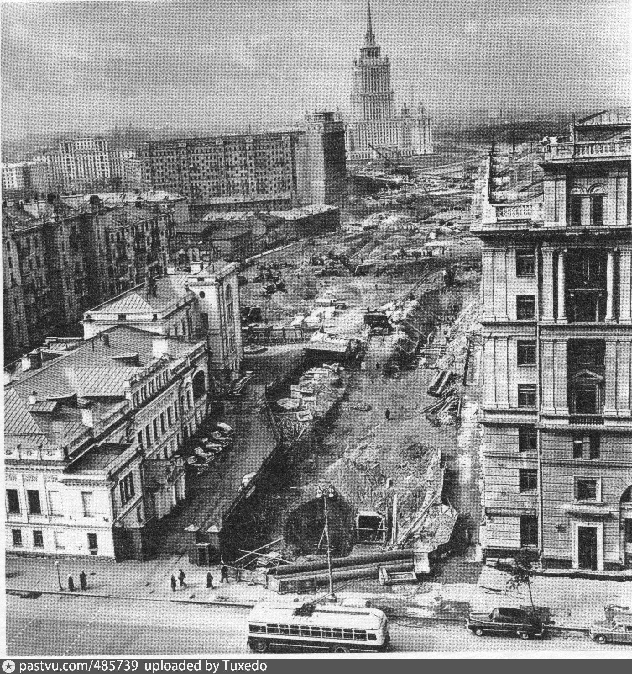 Строительство улиц в москве. Прорубают проспект Калинина, ныне новый Арбат, 1963 год. Новый Арбат 1960. Новый Арбат 1950. Новый Арбат 1935.